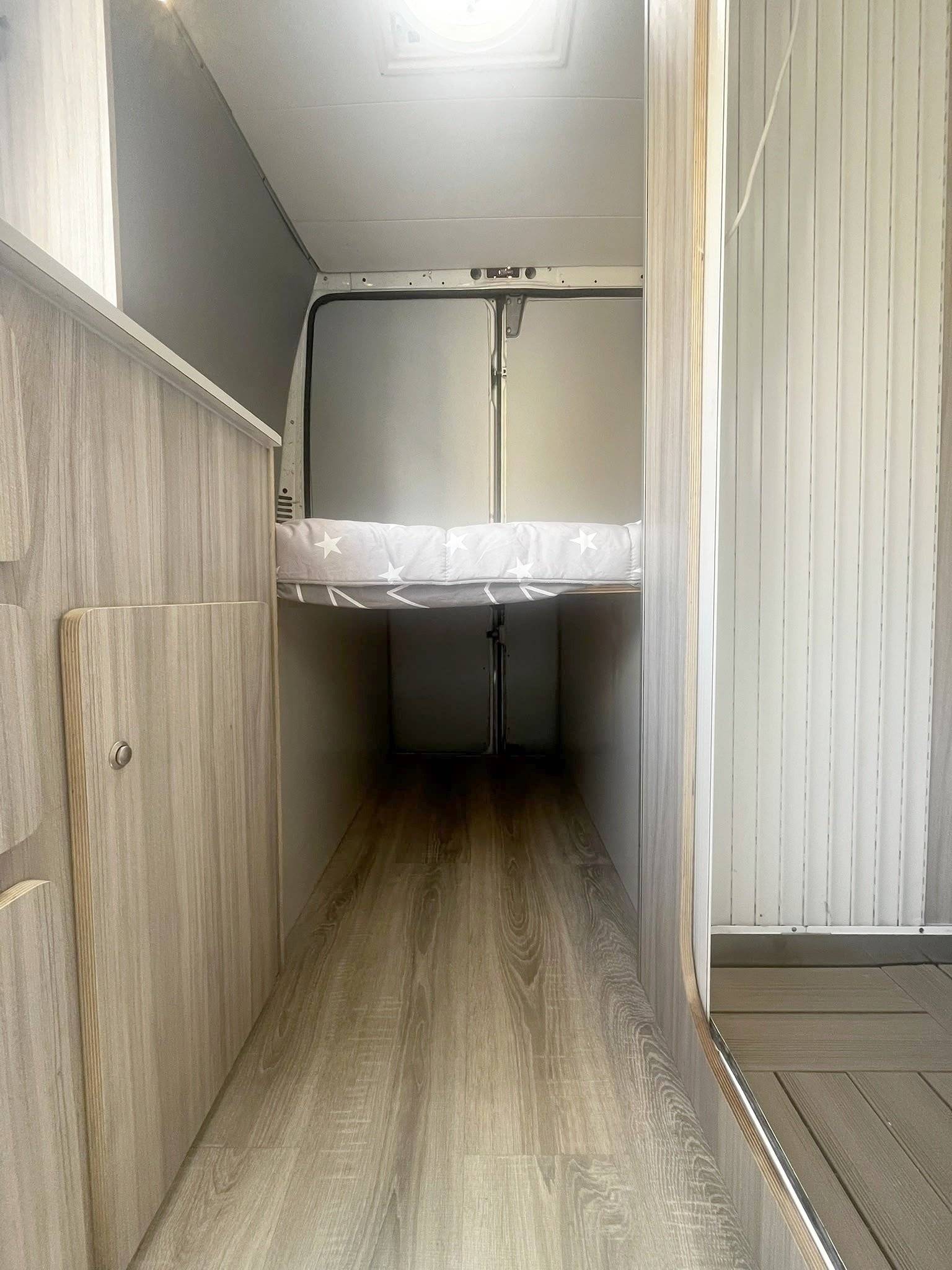 Camper Track Furgon