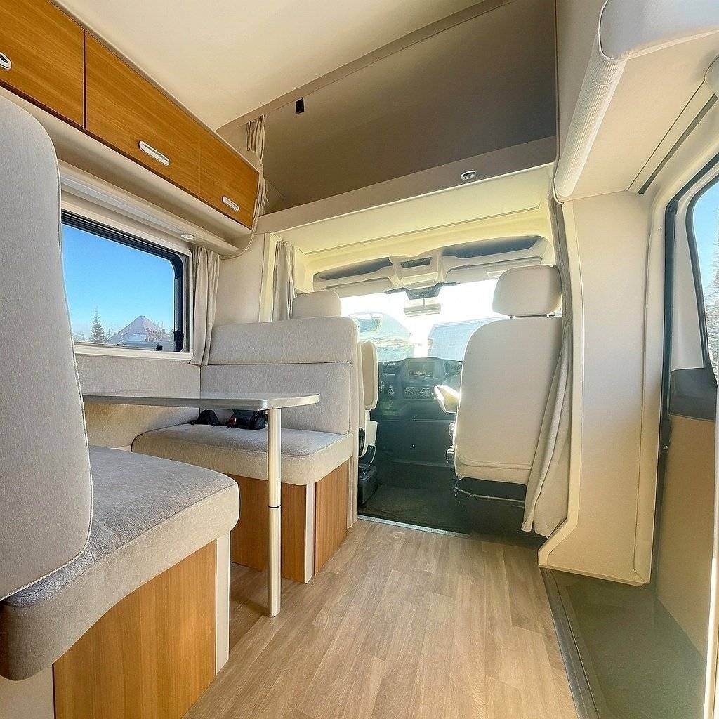 Menjador Renault Renault master - Yescapa