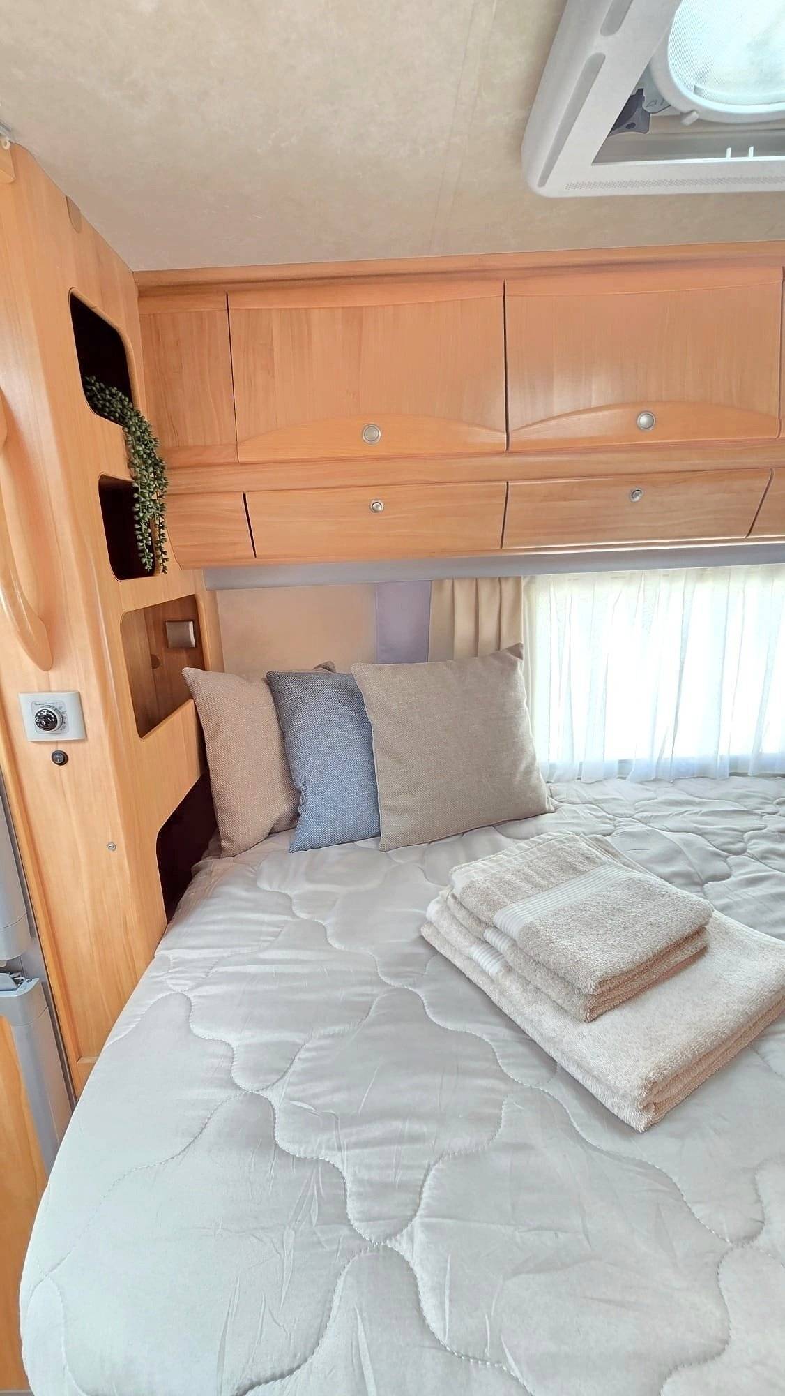 Adria Adriatik 655 sp coral 2.8