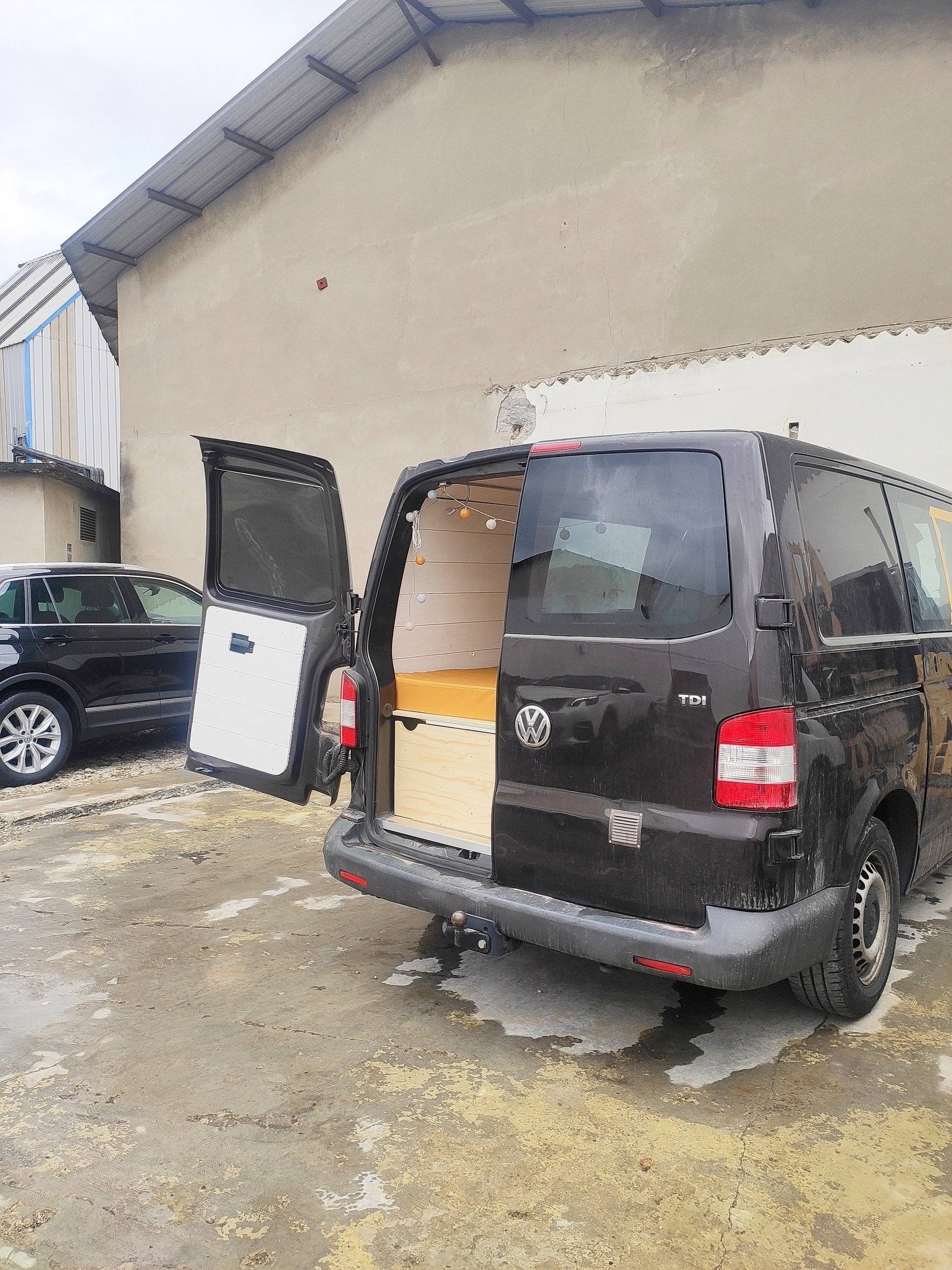 Vue arrière Volkswagen Transporter T5 - Yescapa