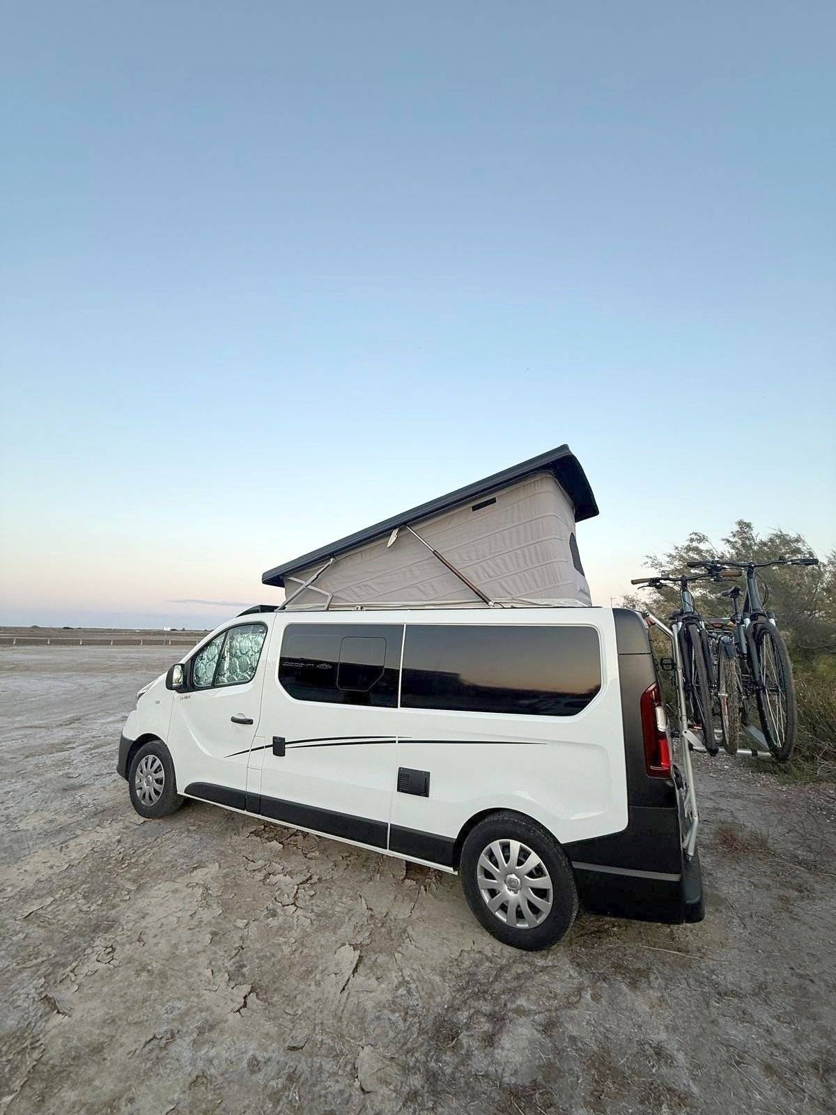 Vista de 3/4 Renault - Yescapa