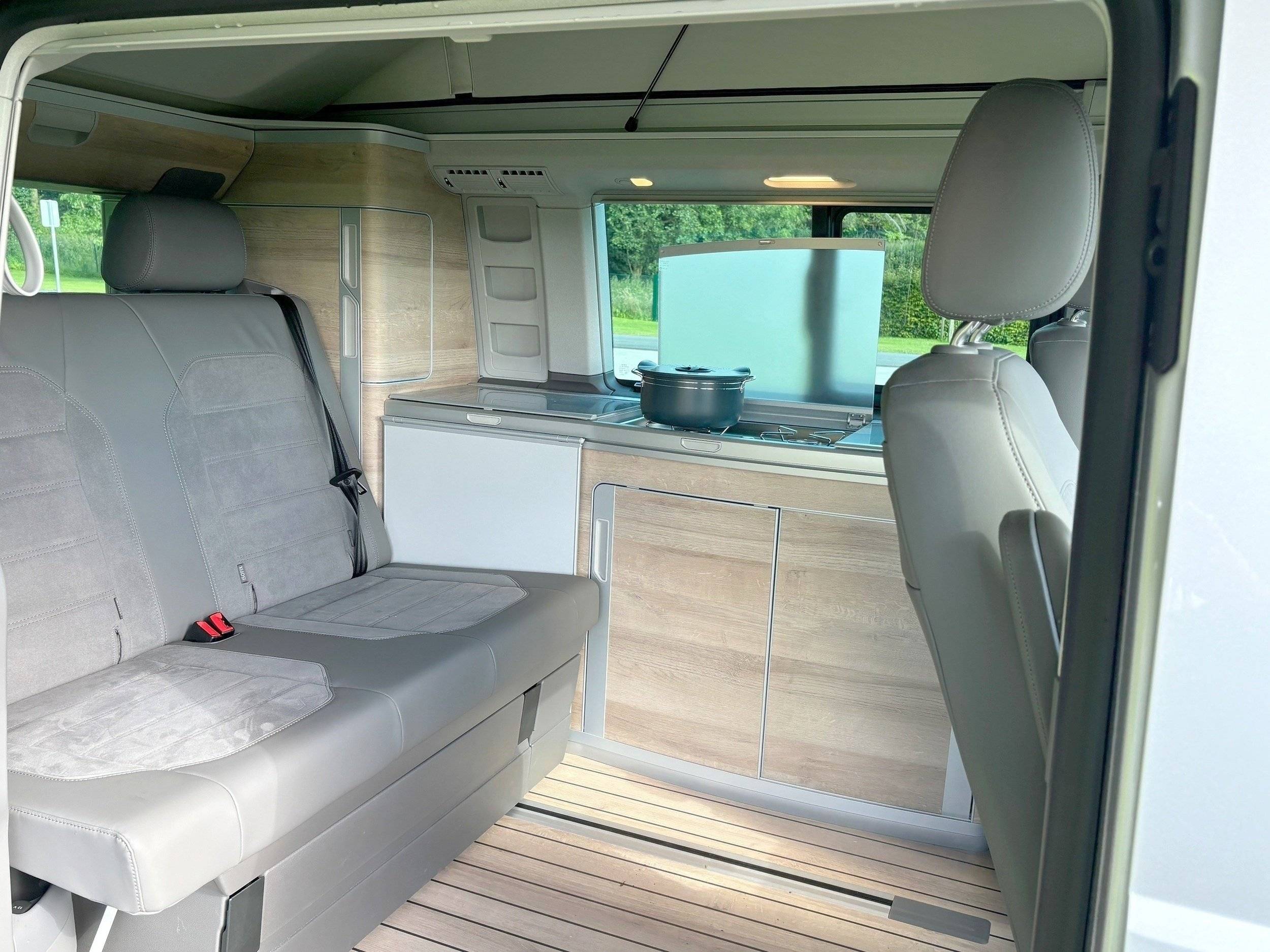 Volkswagen Volkswagen T6.1 California