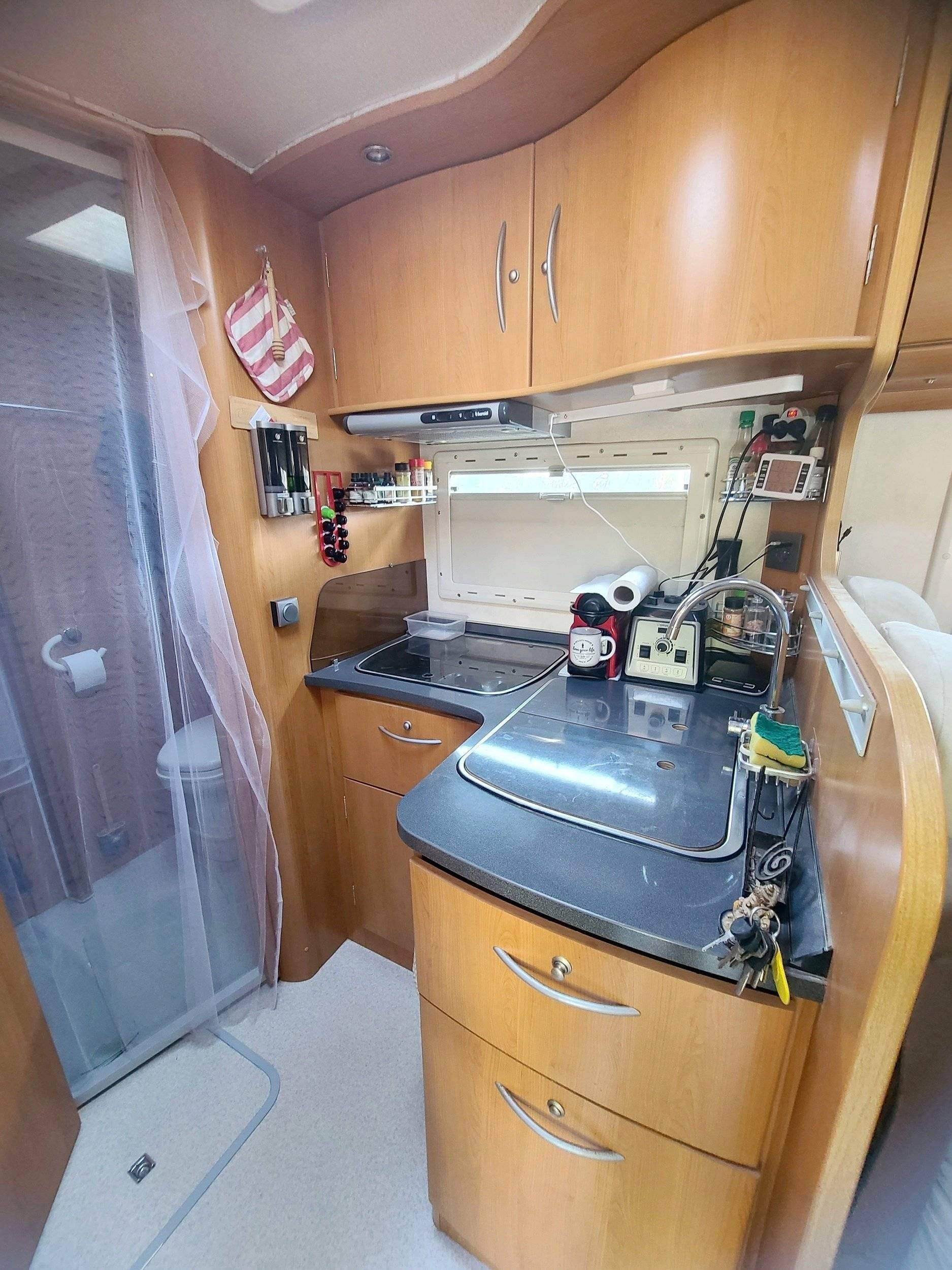 Kitchen Fiat Ducato 2,3 l 180 ch/Al-Ko - Yescapa