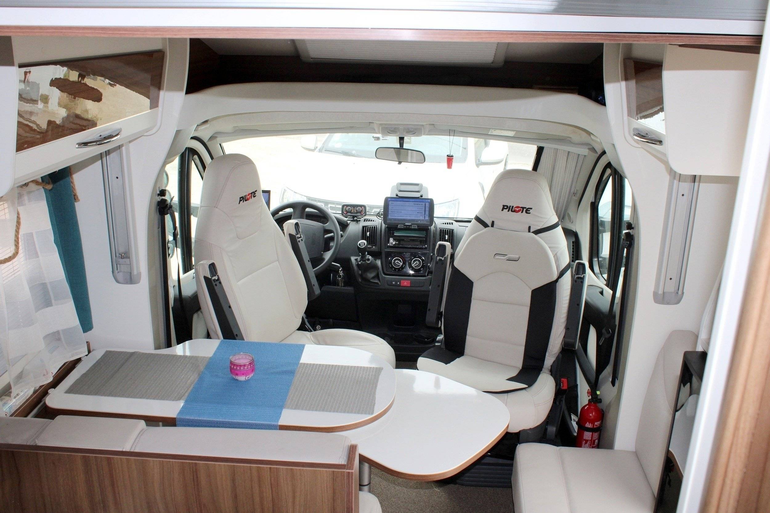 Pilote Pilote P716 Essentiel