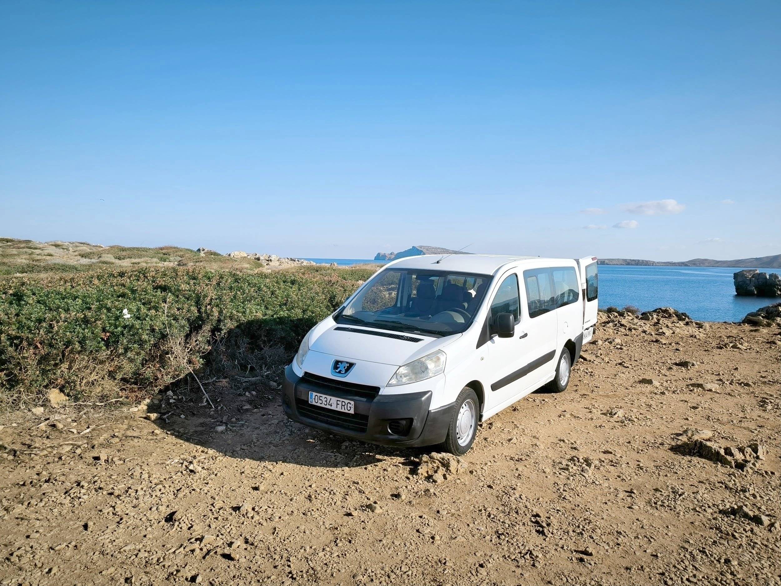 Vista de 3/4 Peugeot Expert 2,0l 120ch - Yescapa