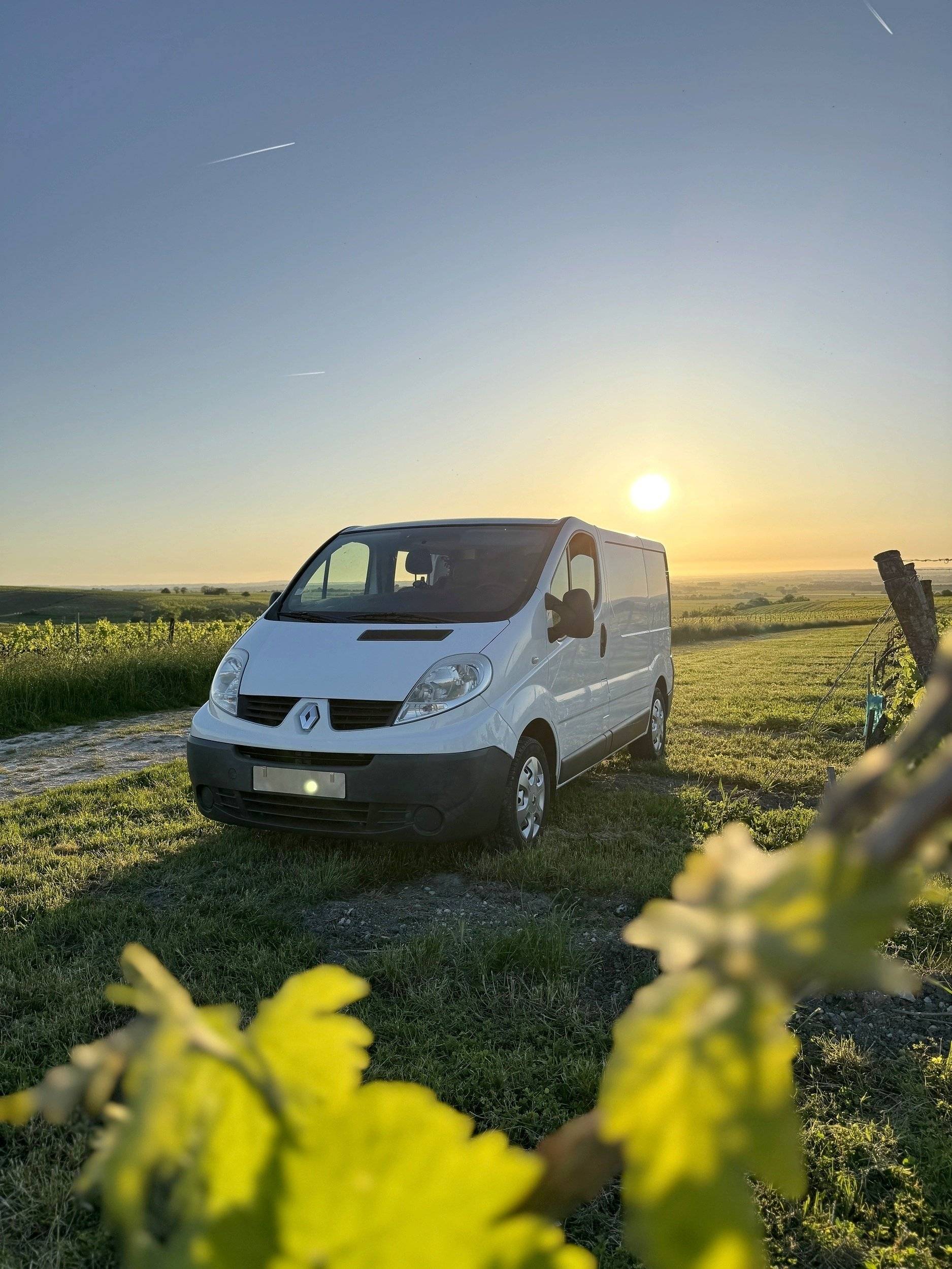 Vue avant de 3/4 Renault - Yescapa