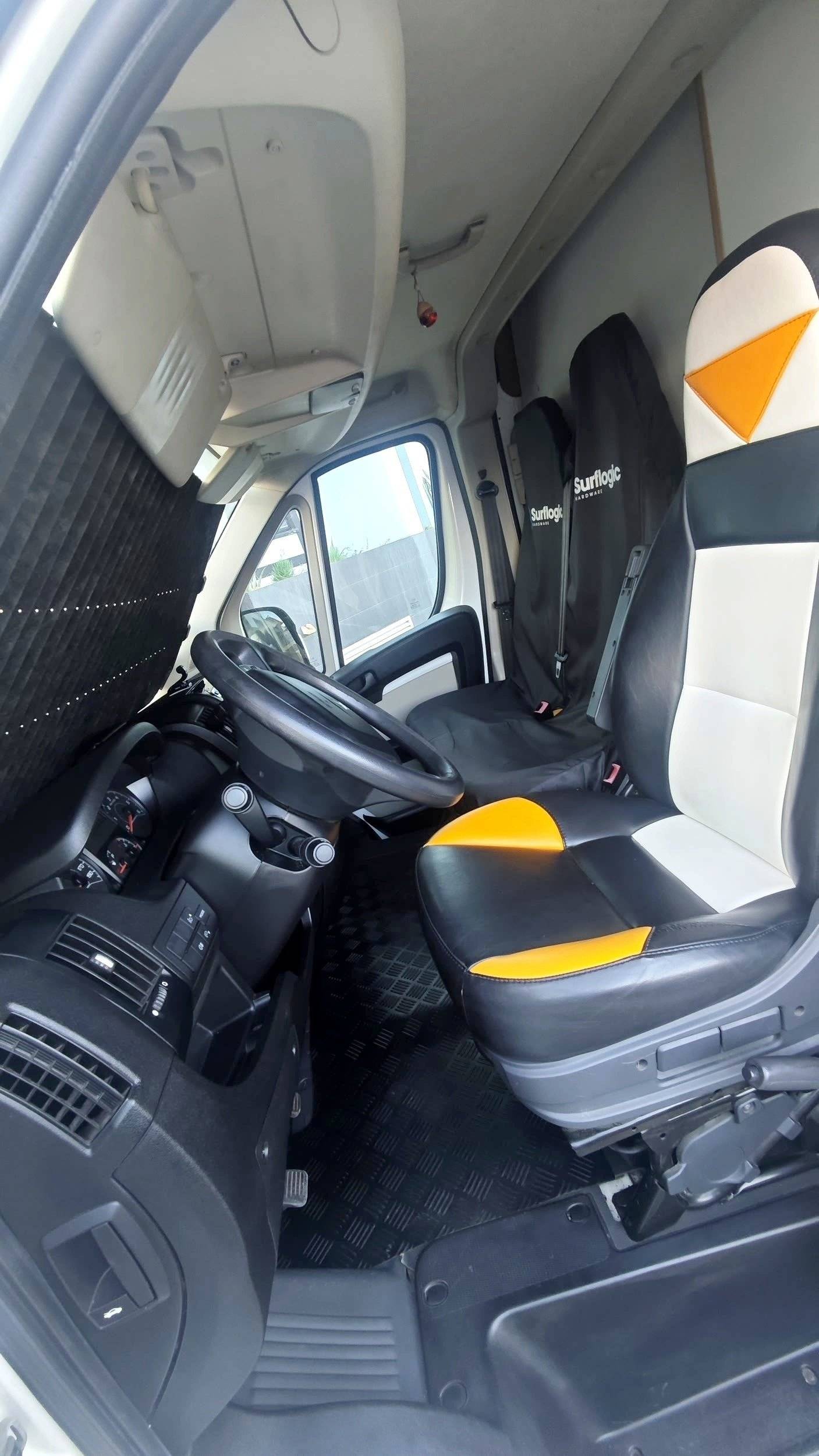 Peugeot Boxer 2,2 l 130 ch