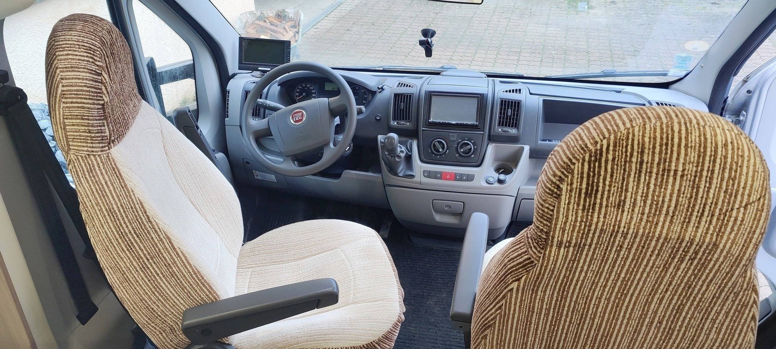 Driver's compartment FIAT Roller Team T Line grand garage - Yescapa