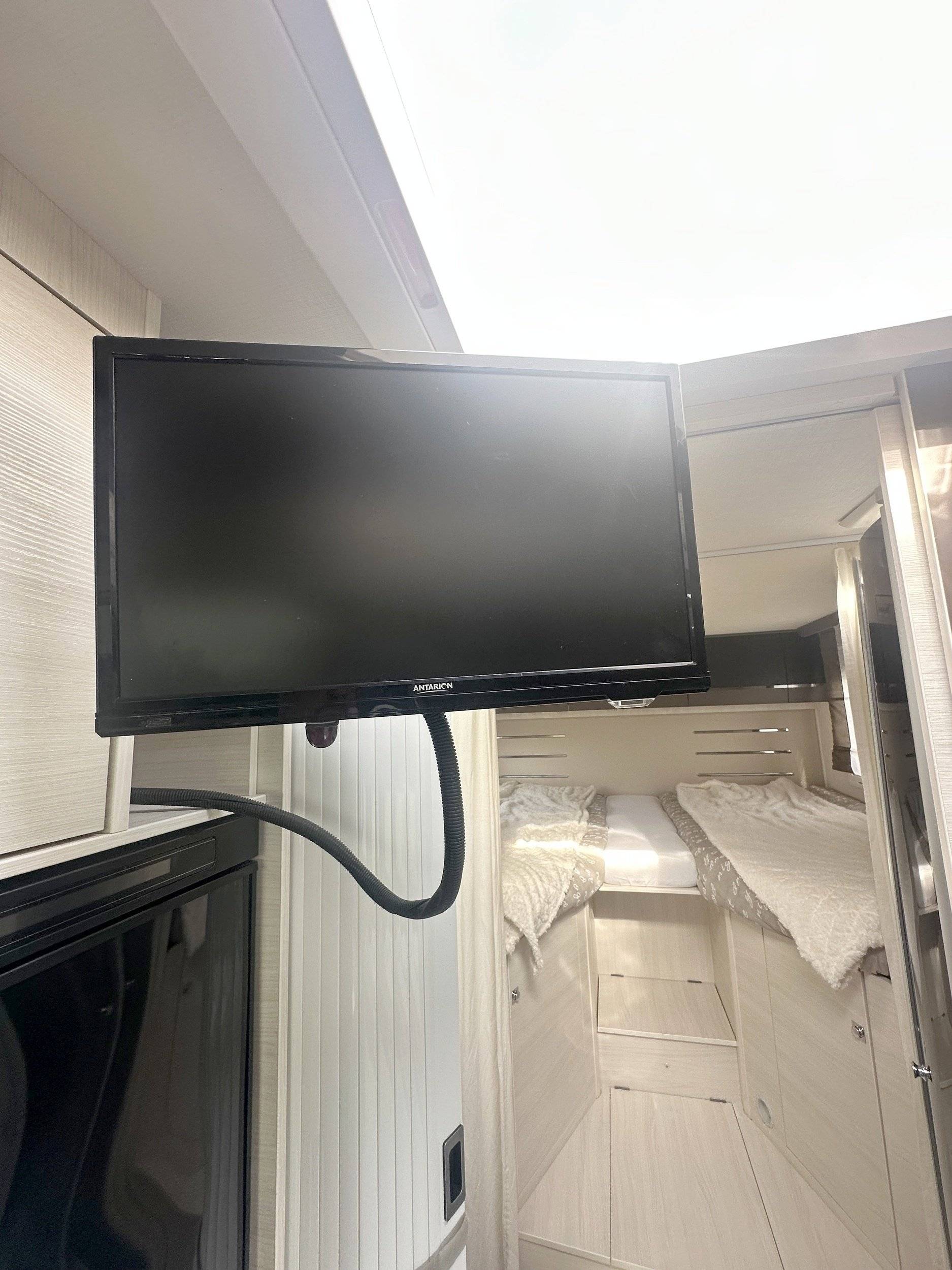 Challenger ford transit