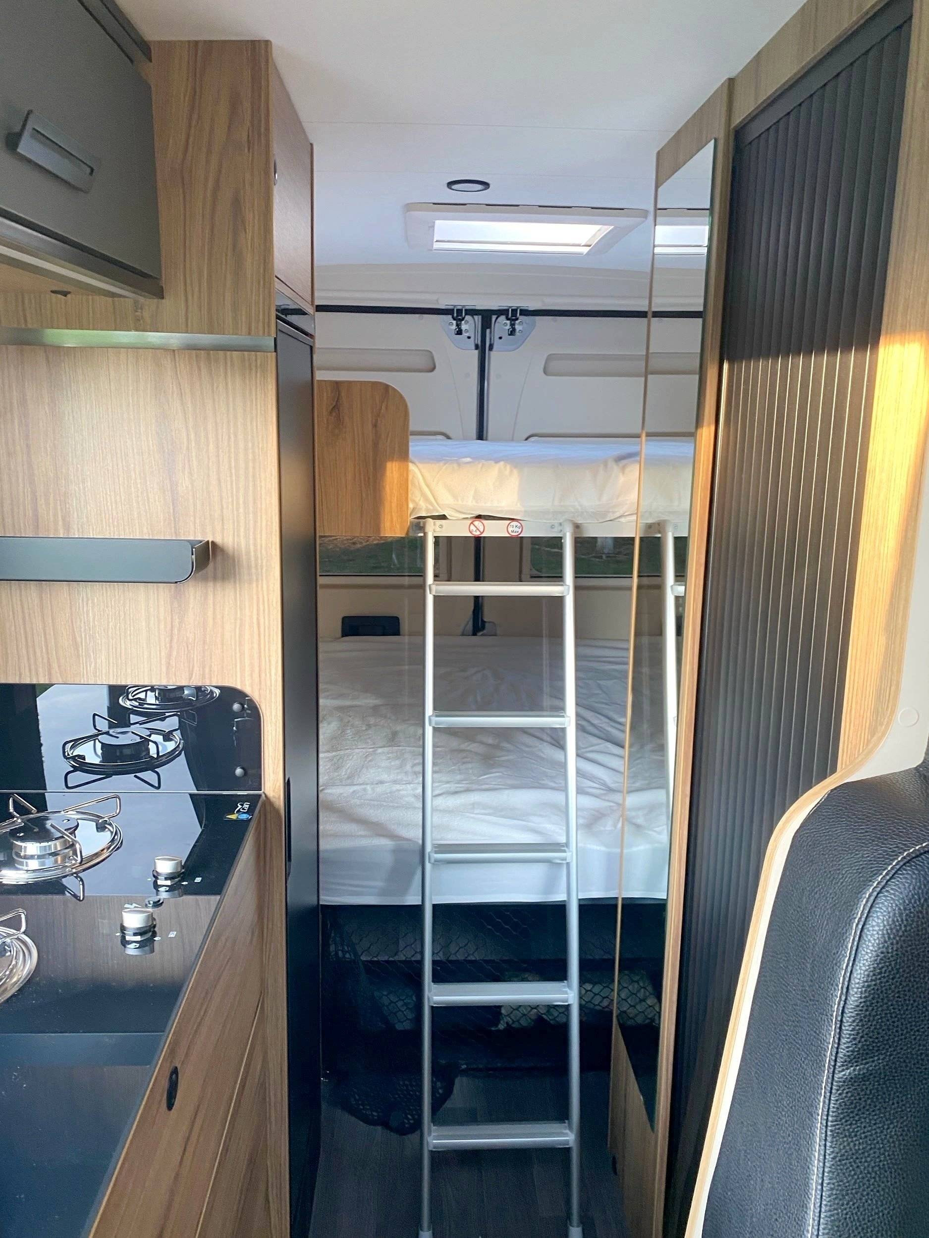 FONT VENDOME Leader Camp Duo