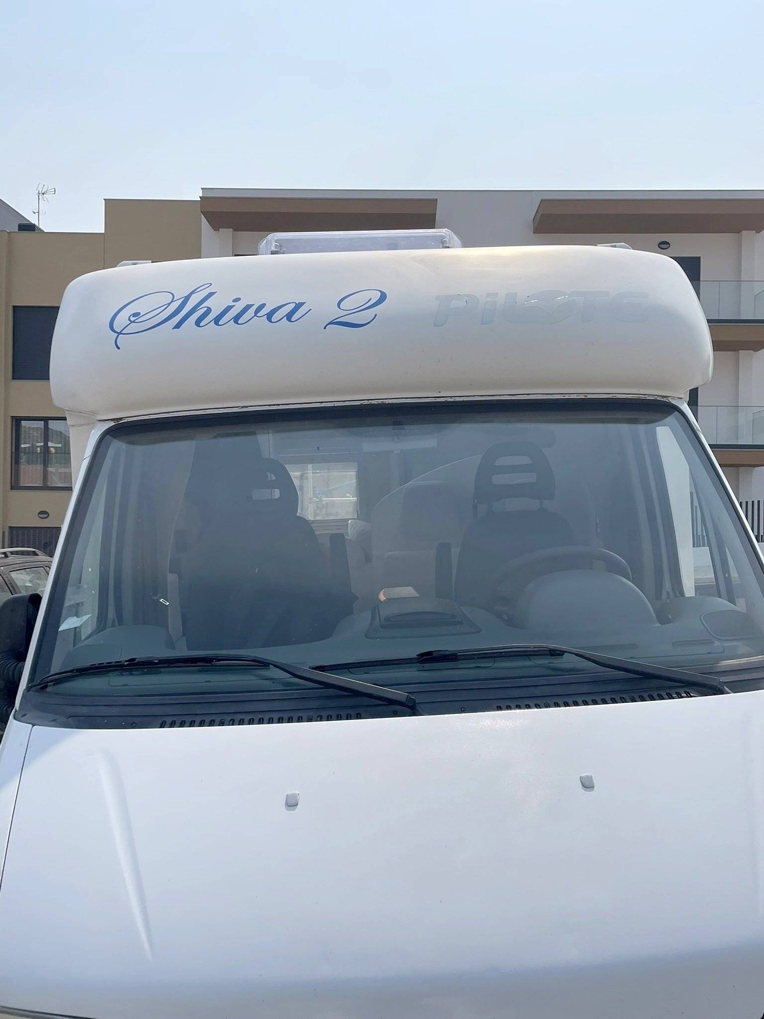 Car Caravane Jumper 2,8