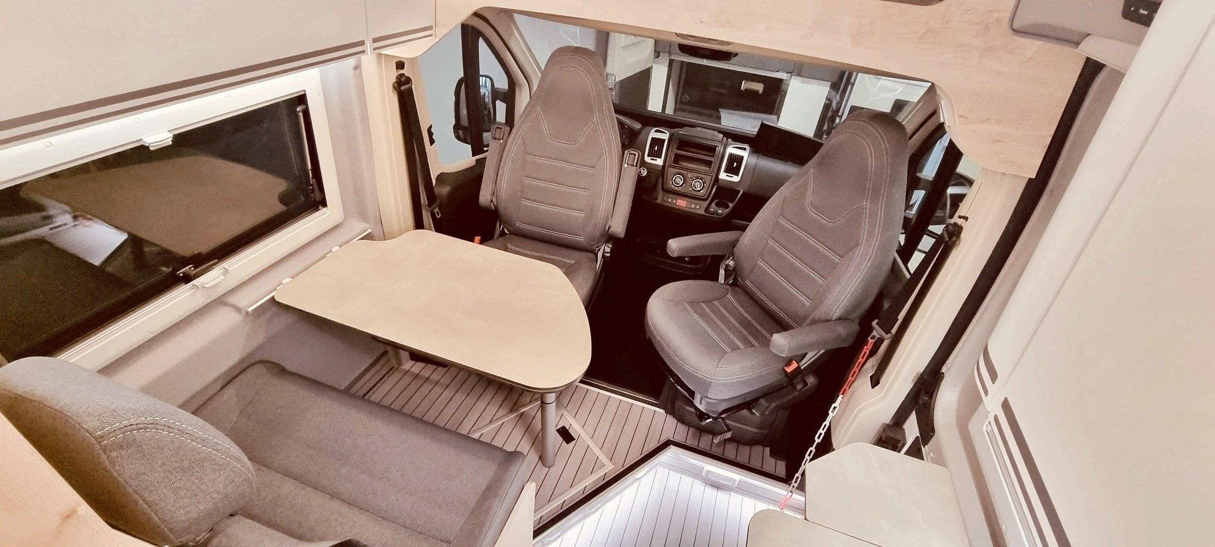 Jumper Desert Island