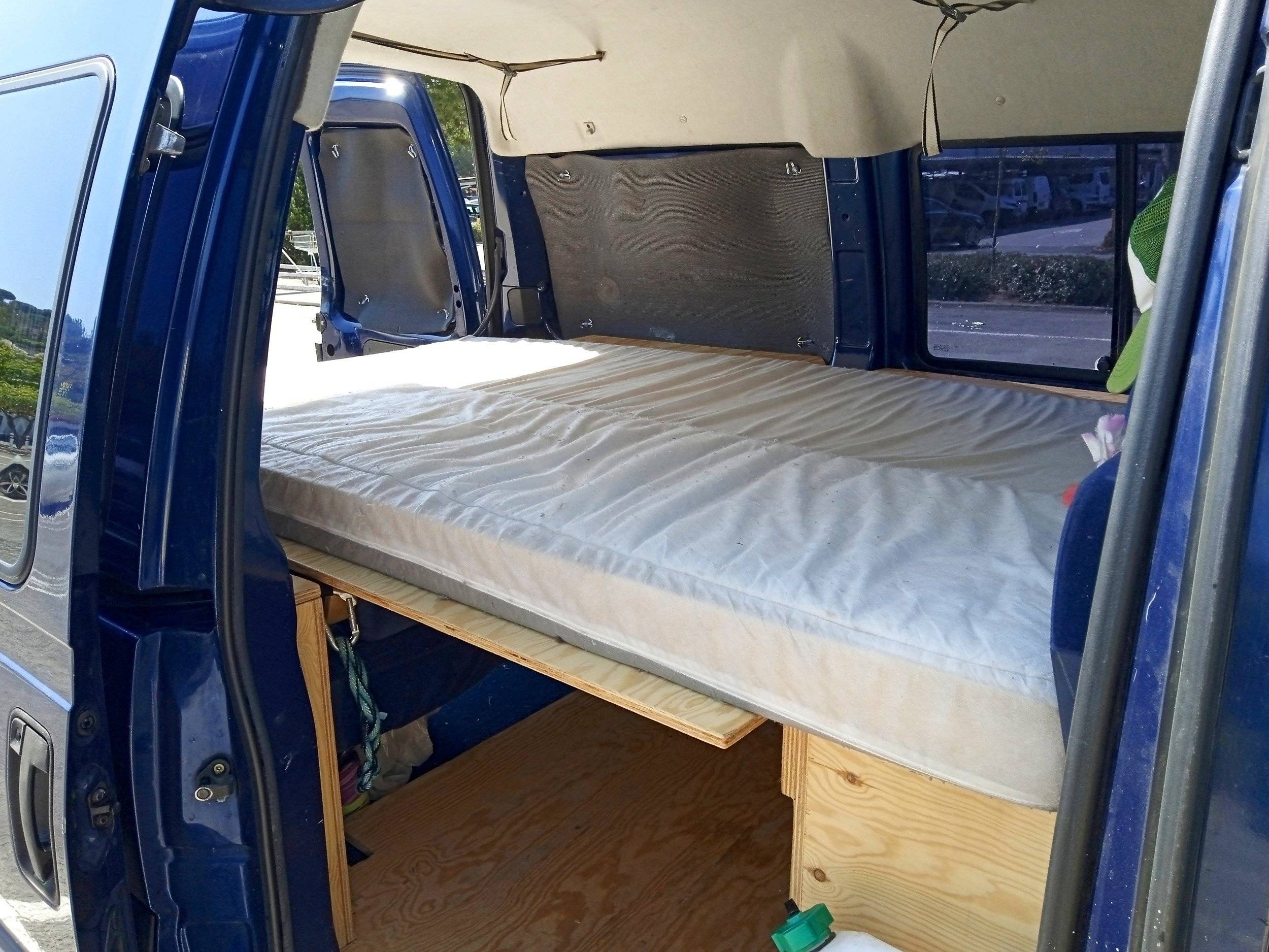 Berth Peugeot  2.0 hdi 110 - Yescapa