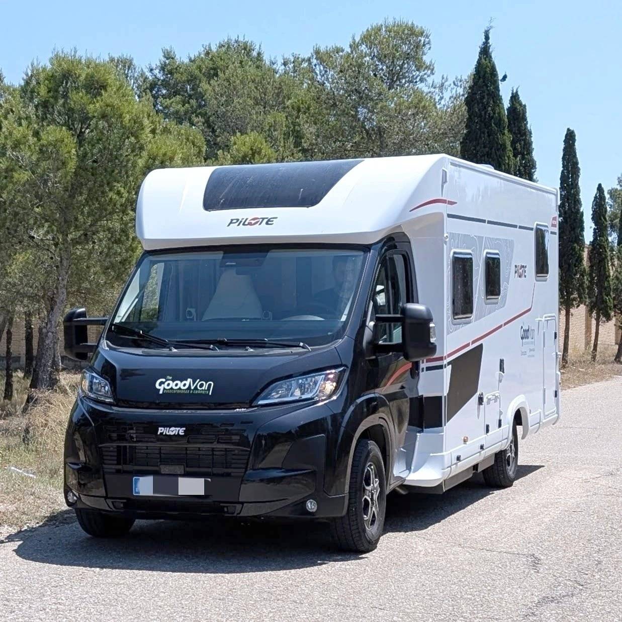 Voorkant 3/4 Fiat Fiat ducato 140cv - Yescapa