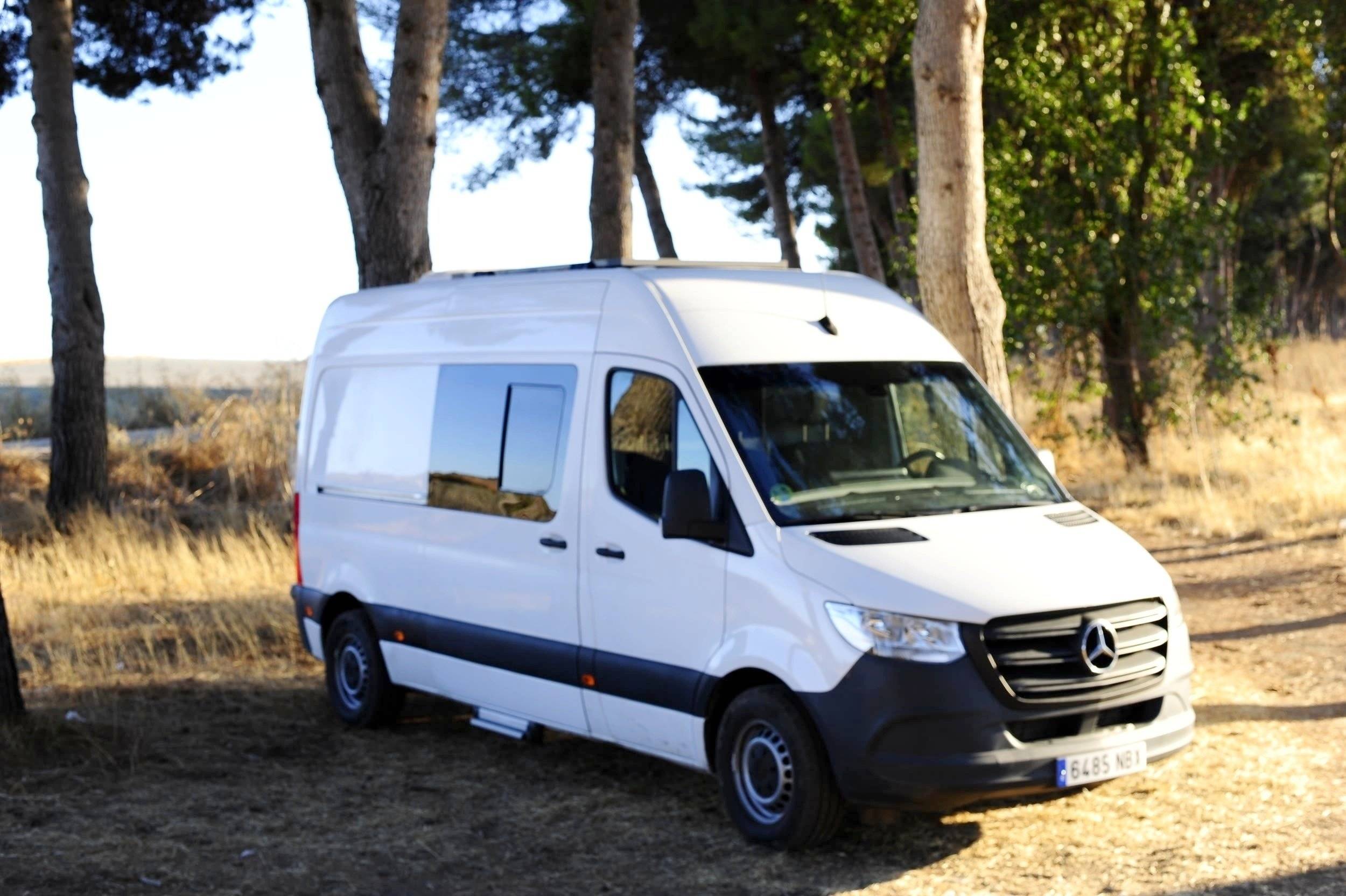 Front view from 3/4 Mercedes Sprinter 314 cdi - Yescapa