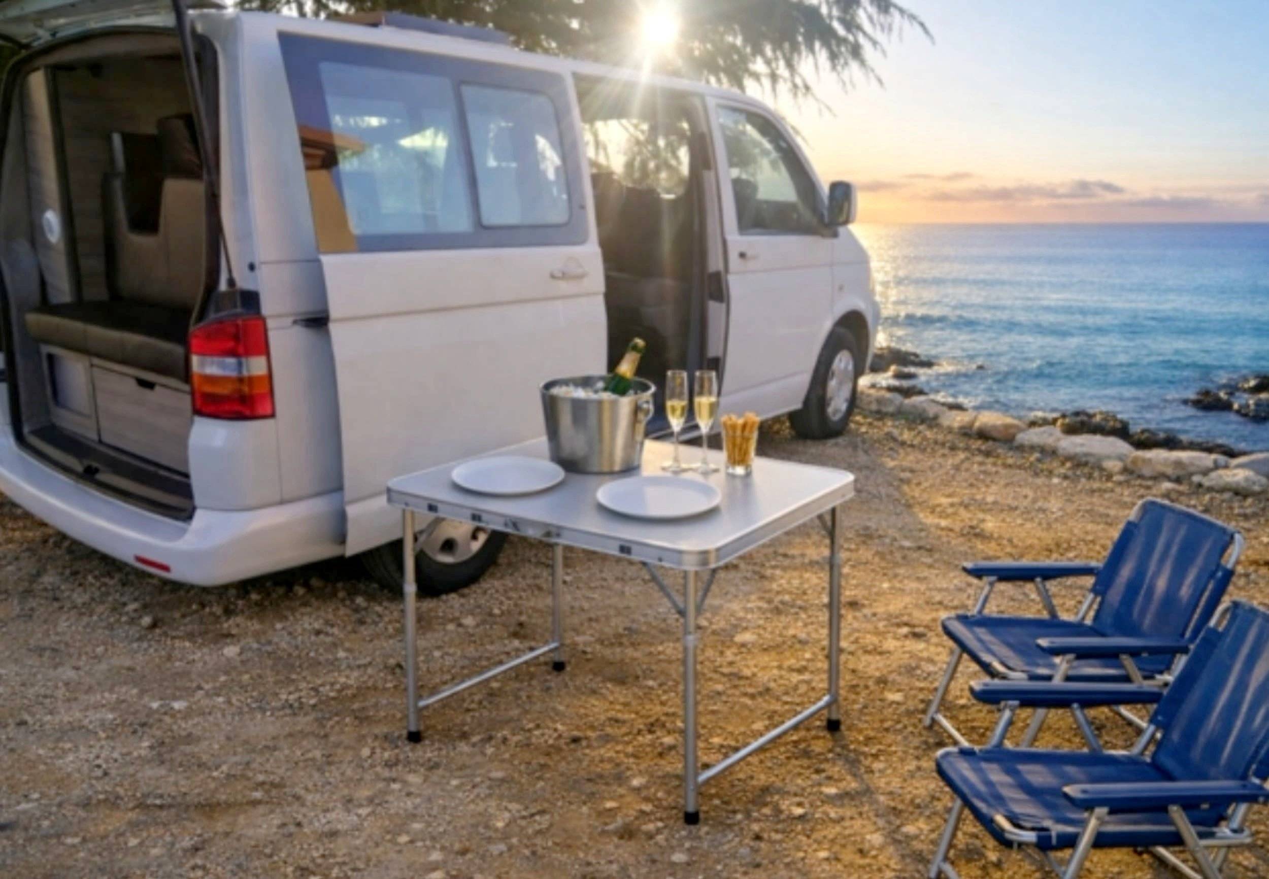 Vista frontale a ¾ Volkswagen T5 2,5l 174 ch - Yescapa