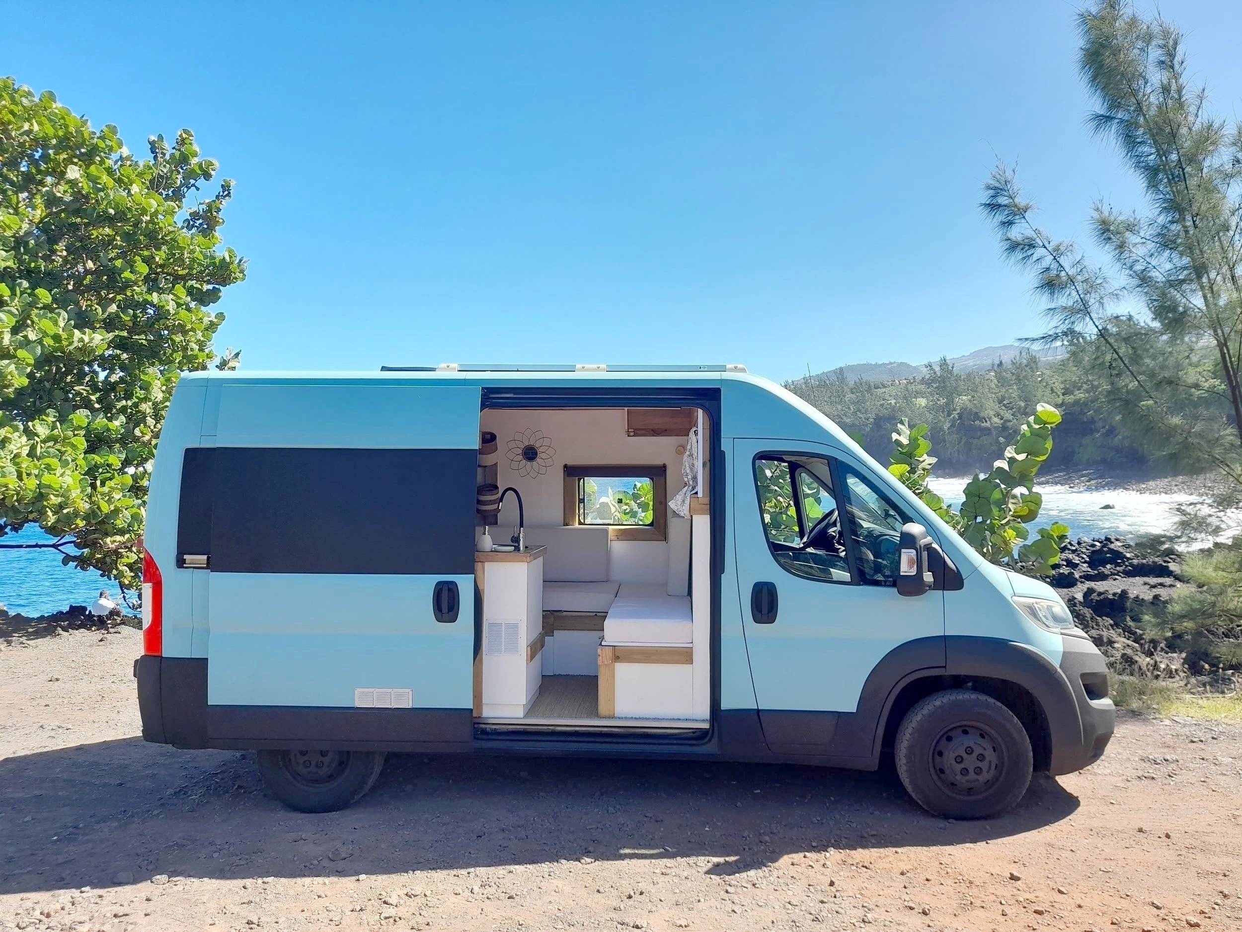 Vue avant de 3/4 Citroën Citroën jumper - Yescapa