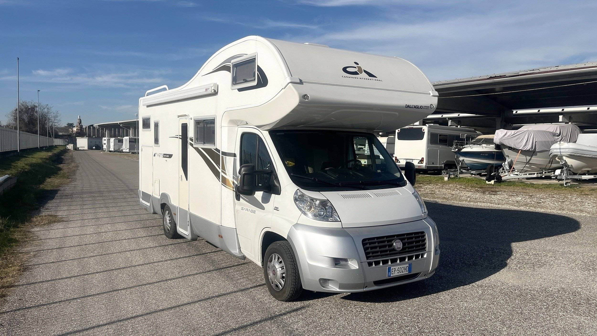 Voorkant 3/4 Fiat Ducato 2,2 l Multijet 130 ch. - Yescapa