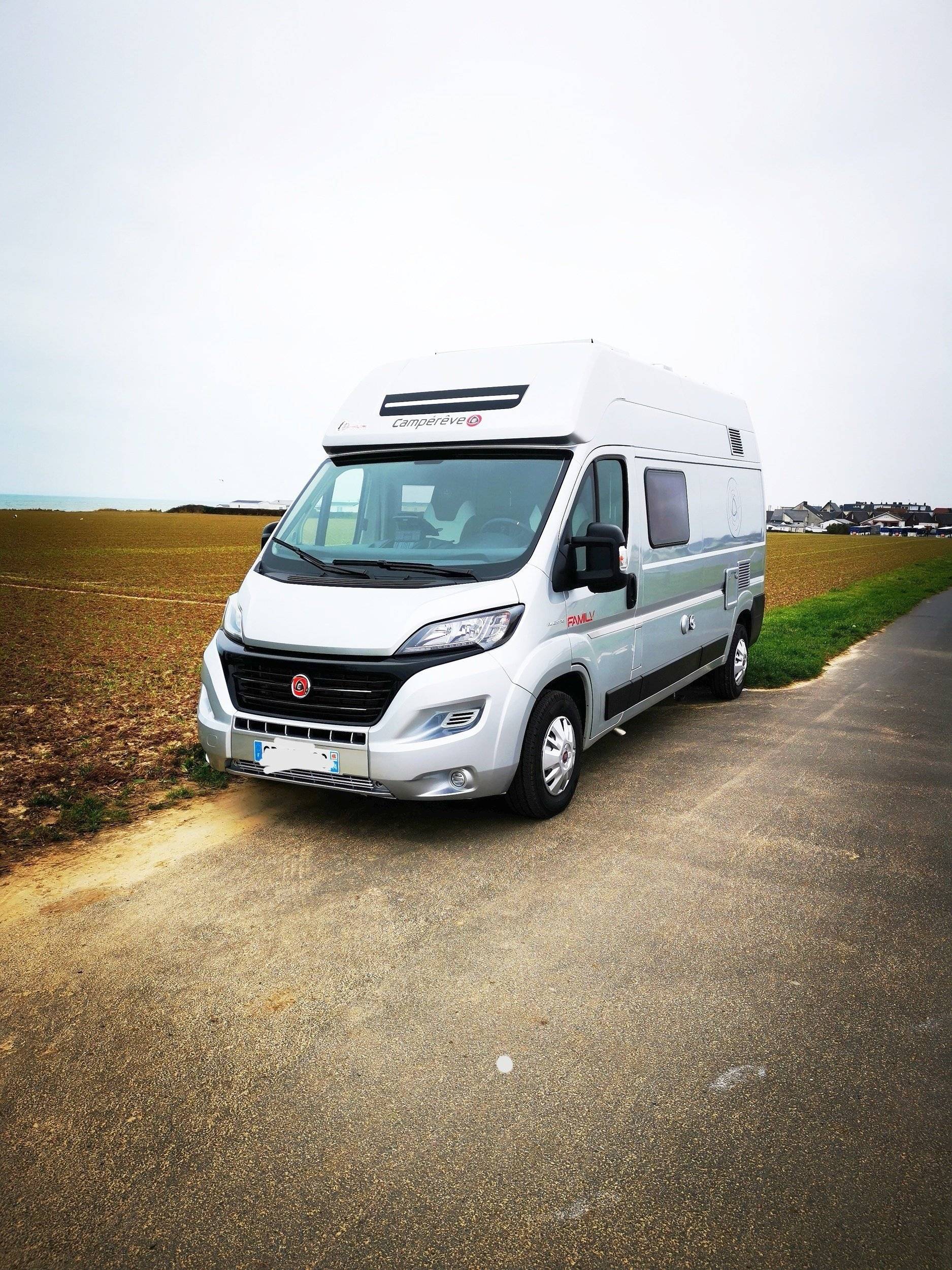 Fourgon Aménagé CAMPEREVE FAMILY VAN 5 Places CG 5 Couchages - Caravaning