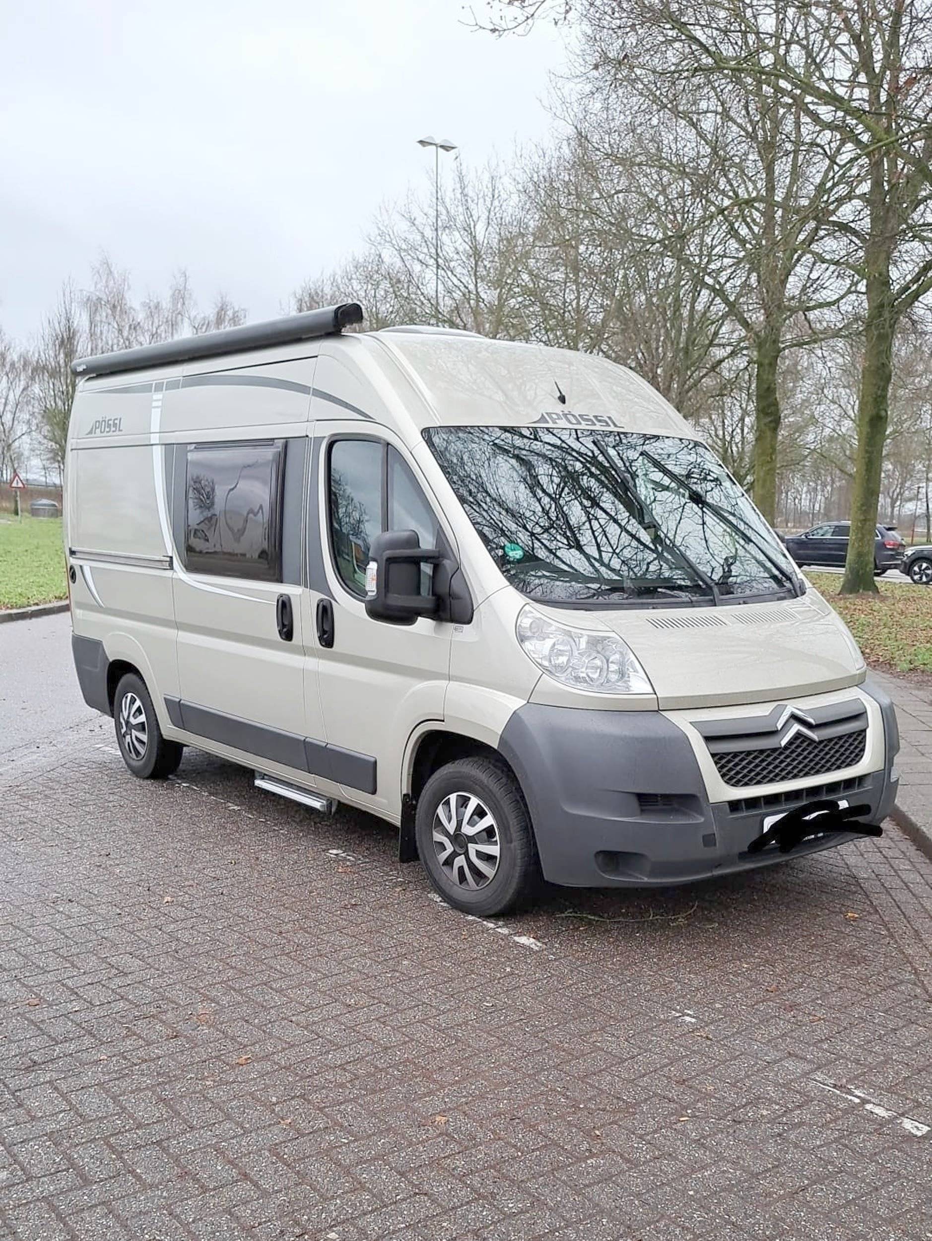 schräge Vorderansicht Citroën Jumper 2,2 l 130 ch - Yescapa