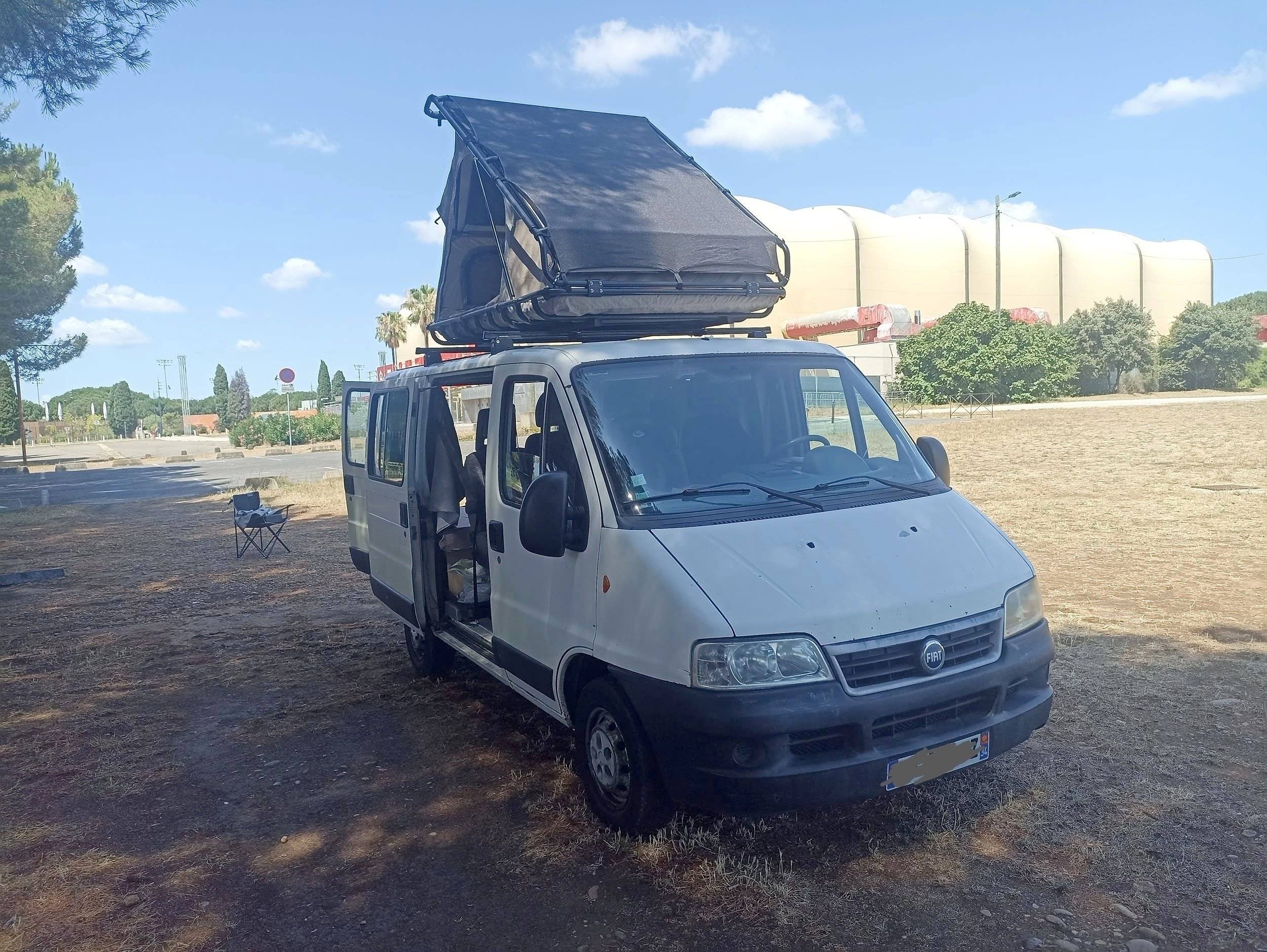 Vista frontale a ¾ Fiat Ducato 2.0 JTD - Yescapa