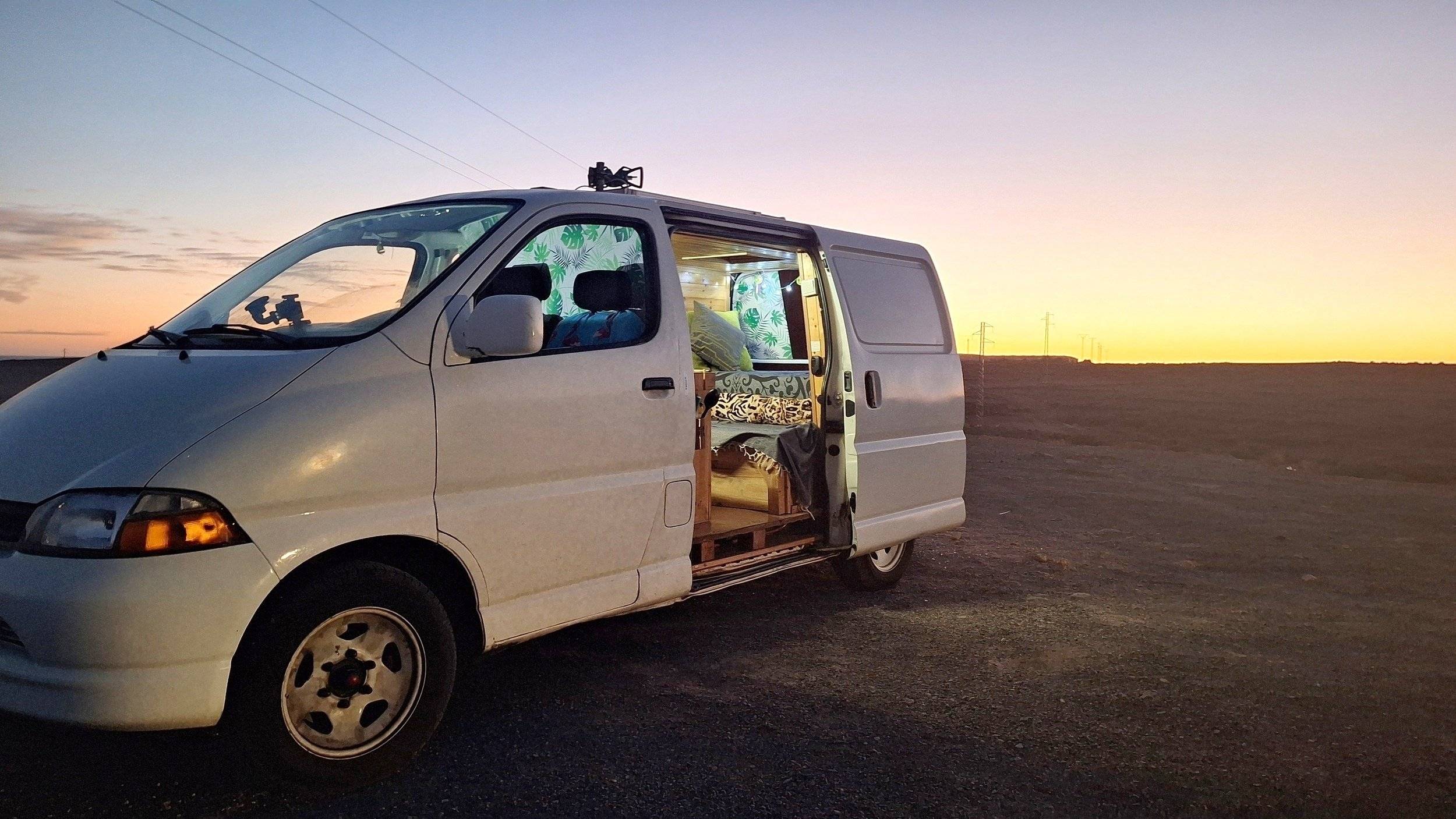 Ilusion TOYOTA HIACE