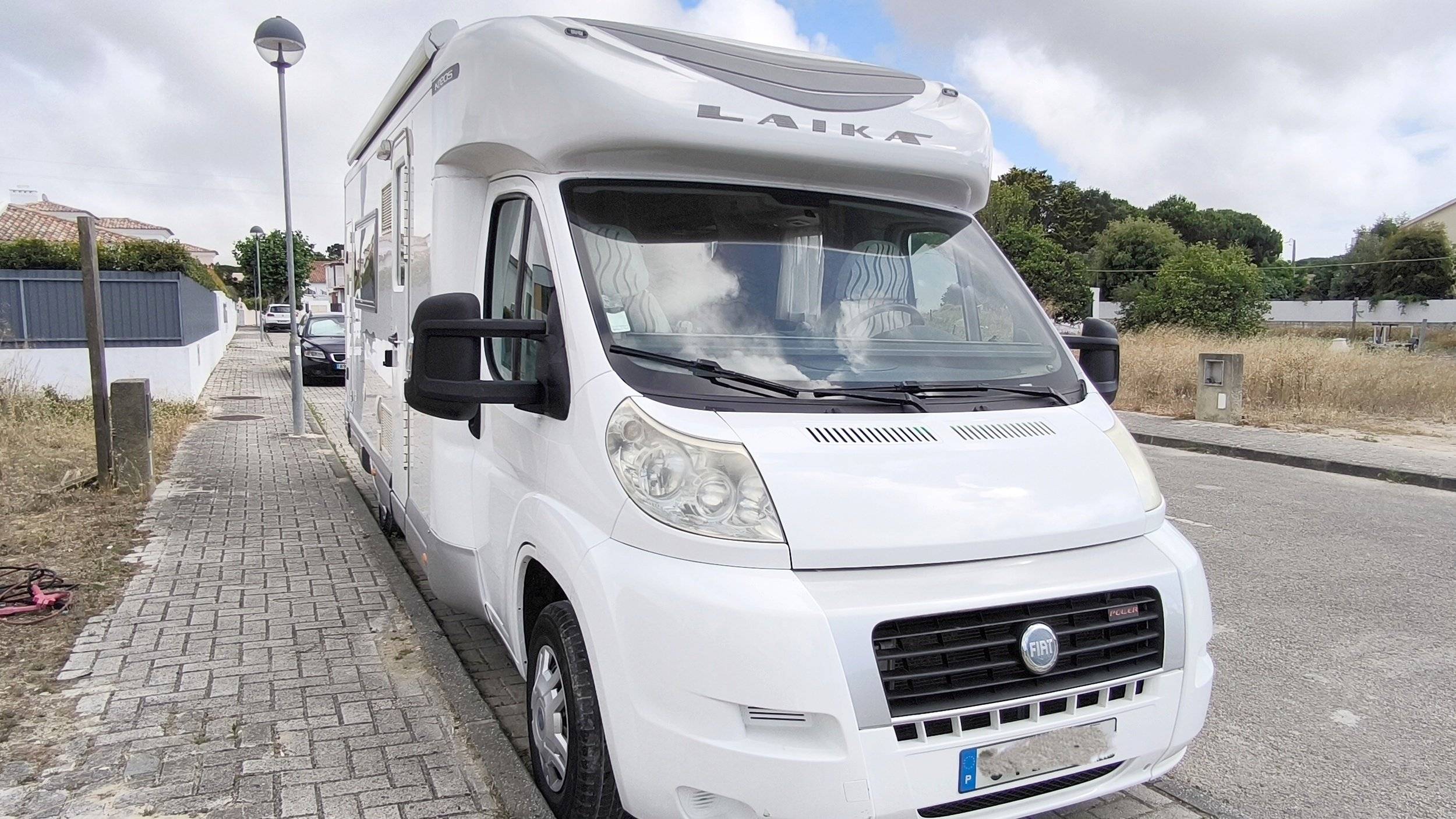 schräge Vorderansicht Fiat Ducato 3,0 l 160 ch Al-Ko - Yescapa