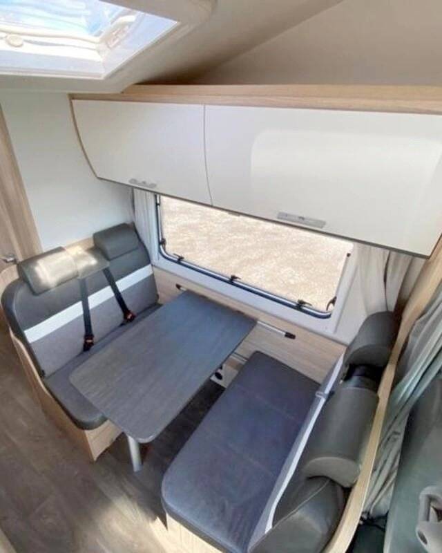 Coin repas Citroën Mooveo & Pilote - Yescapa
