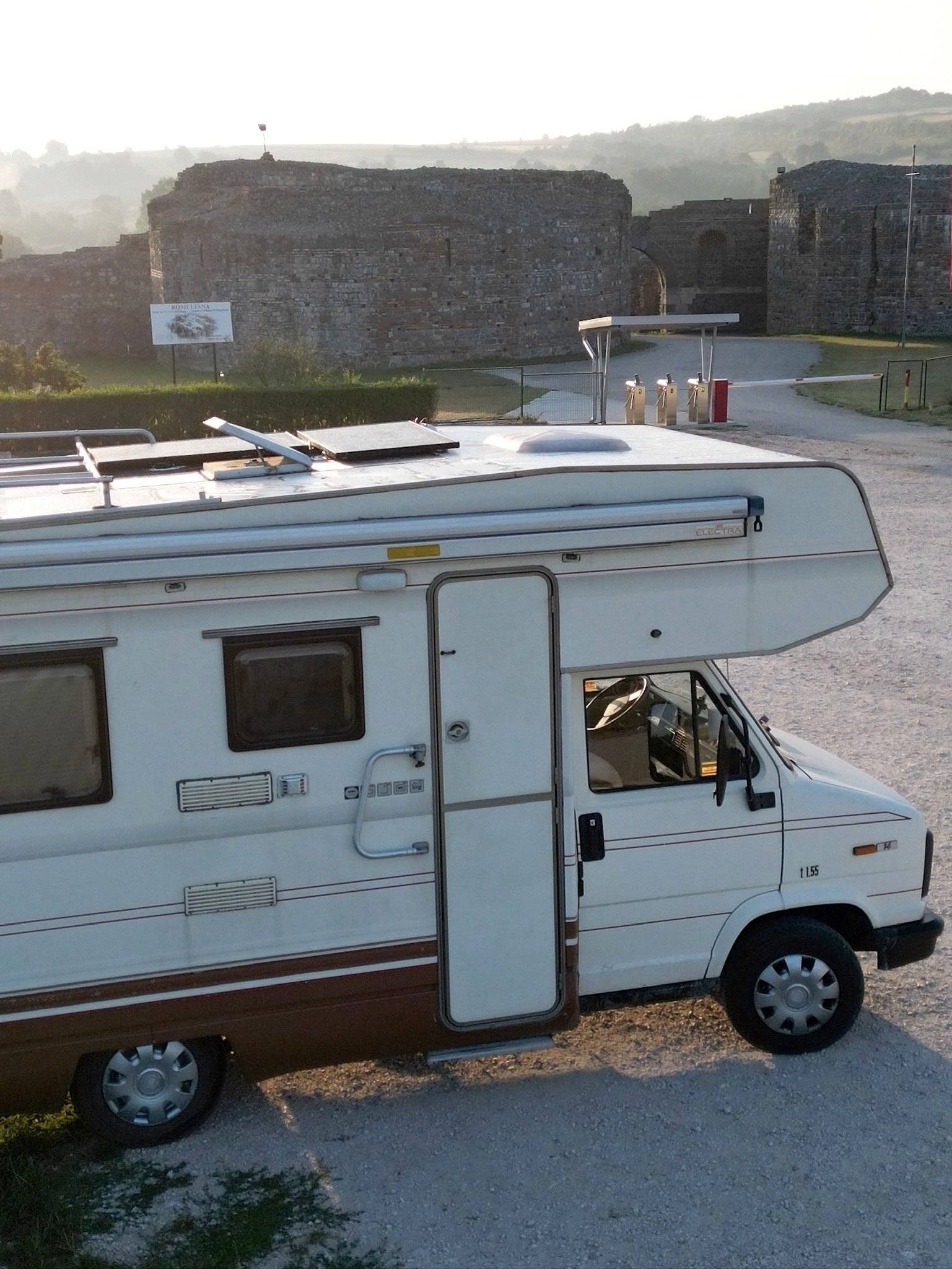 Front view from 3/4 Fiat - Yescapa