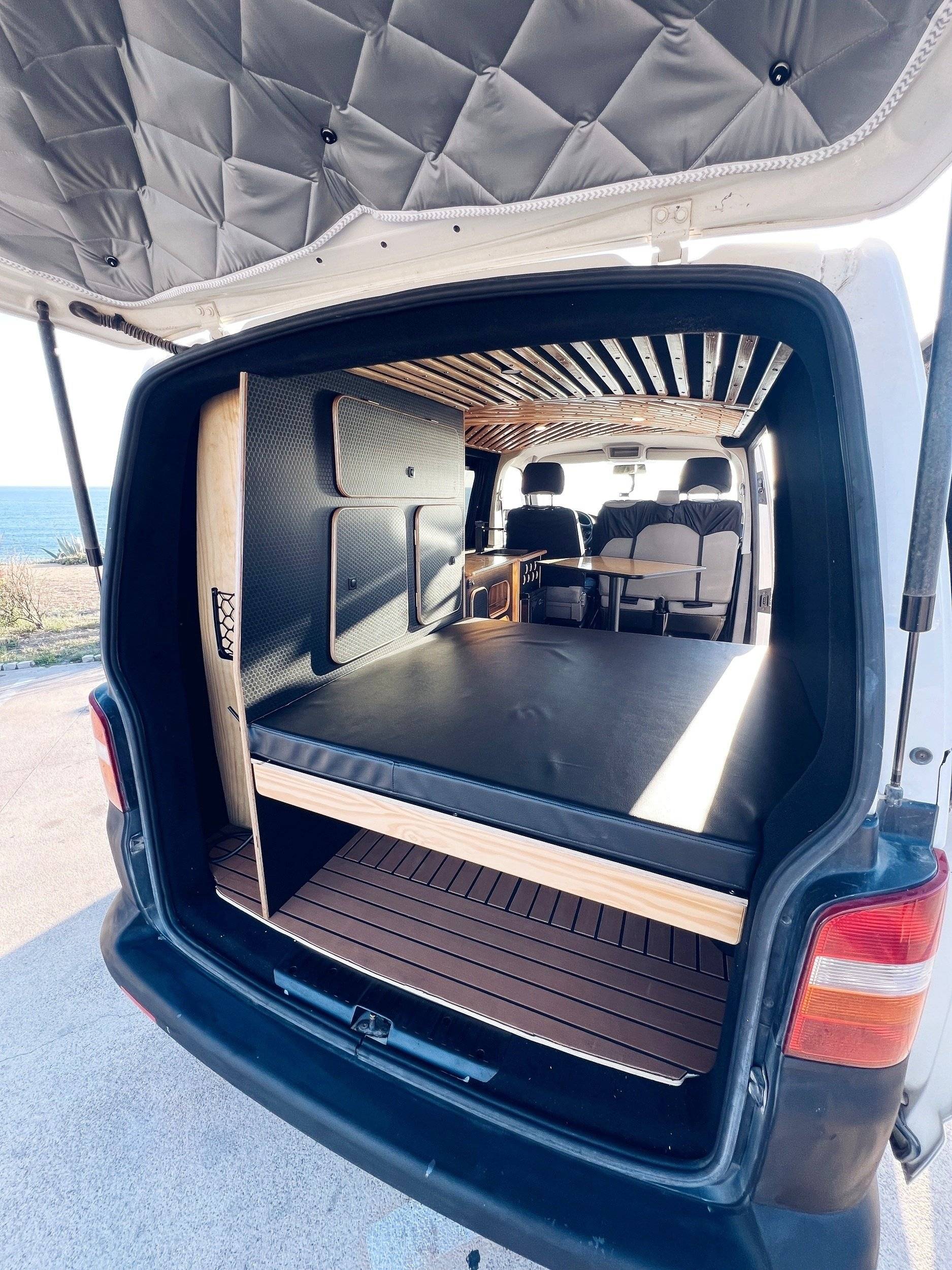 Berth Volkswagen T5 1,9 l 102 ch - Yescapa