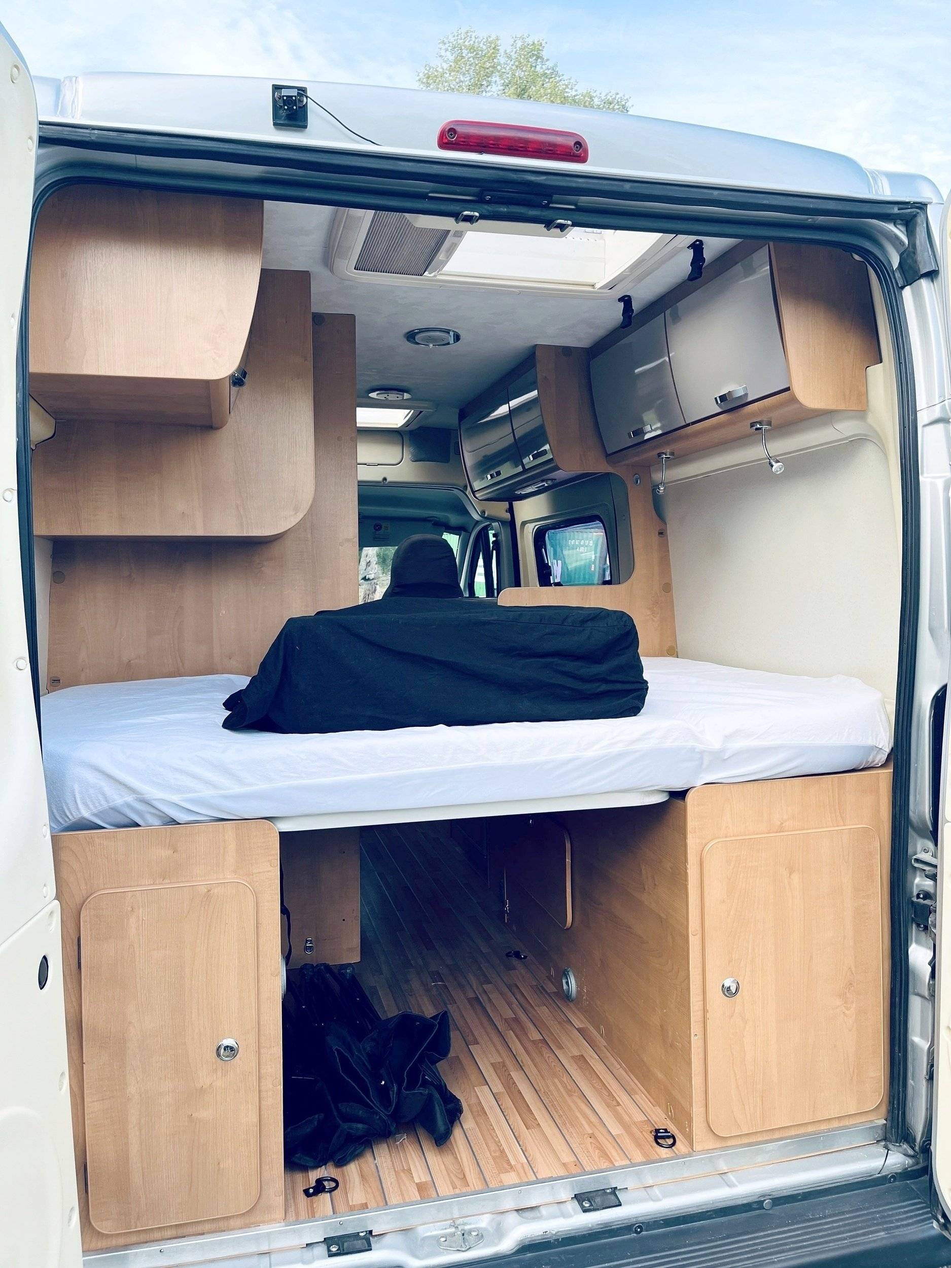 Couchages Fiat Ducato 2,3 l 120 ch - Yescapa