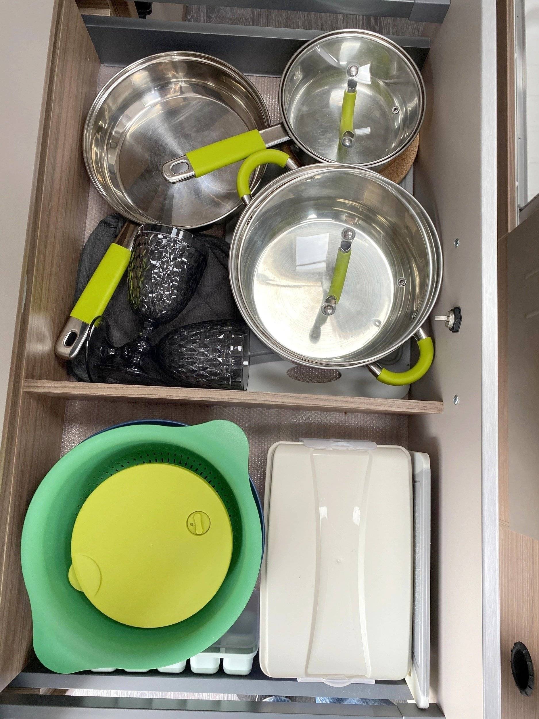 Teilintegriertes Wohnmobil