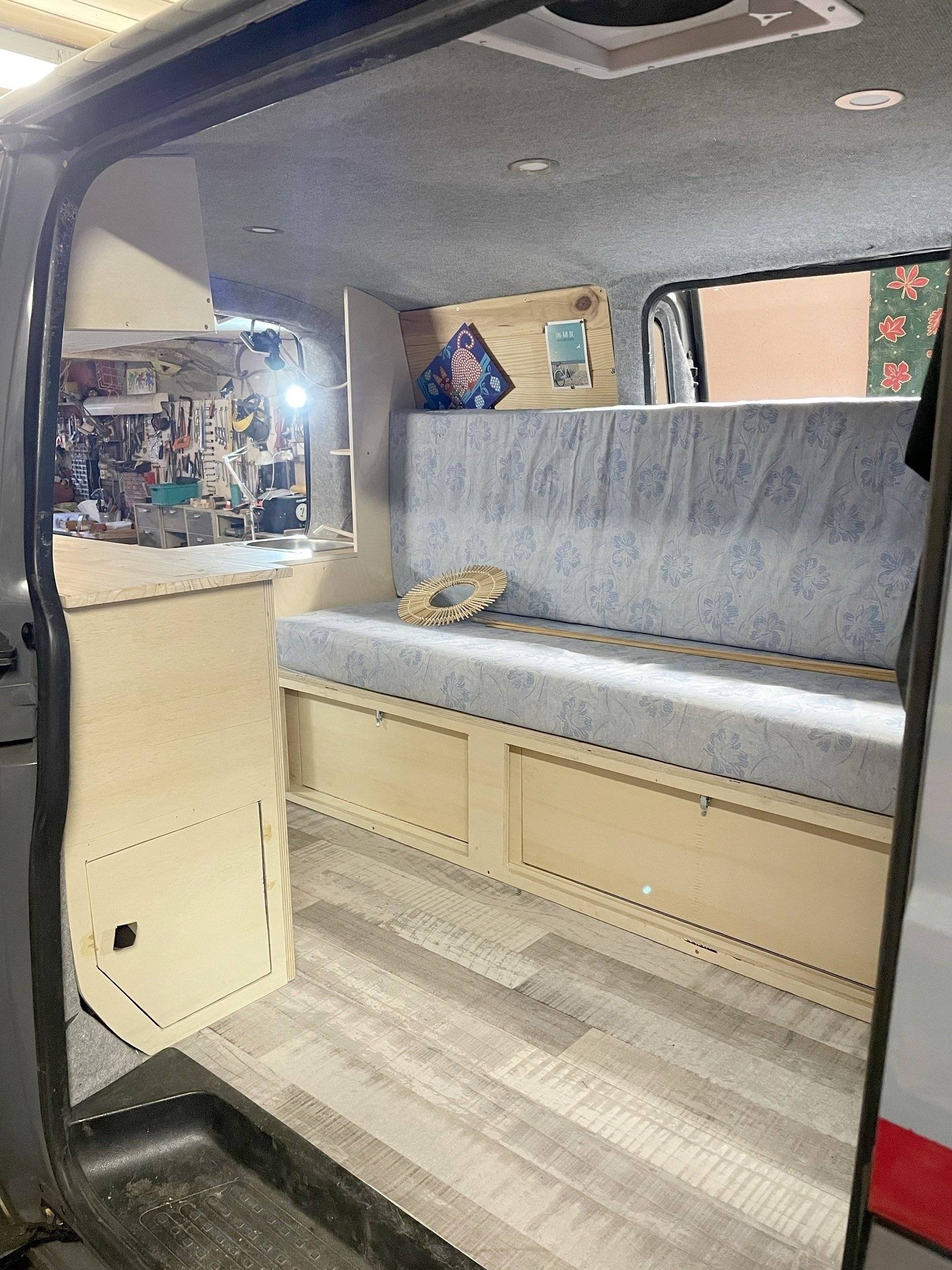 Essecke Volkswagen Volkswagen Transporter T5.1 - Yescapa