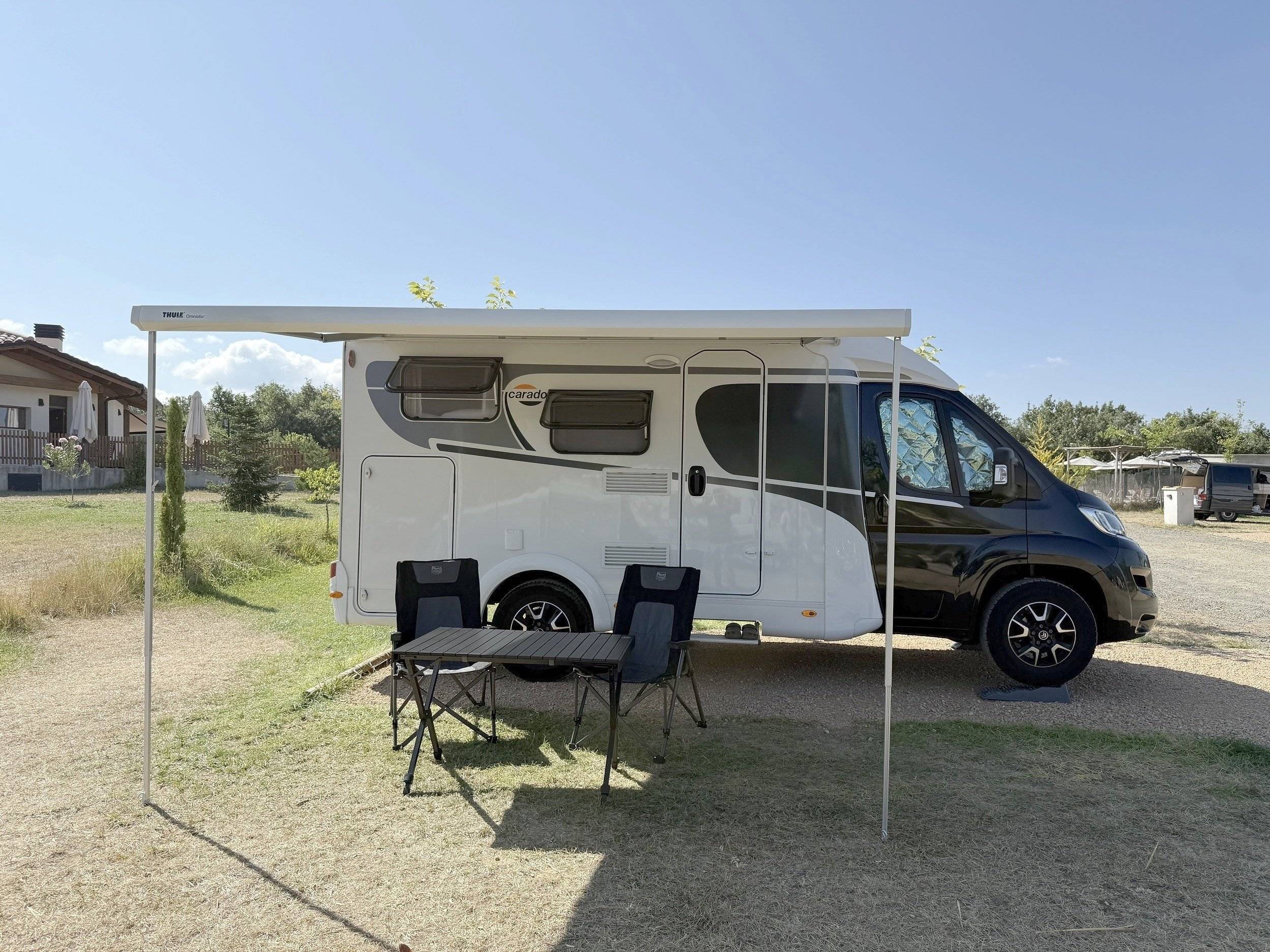 Vista frontale a ¾ Citroën 2.2L 140CV - Yescapa
