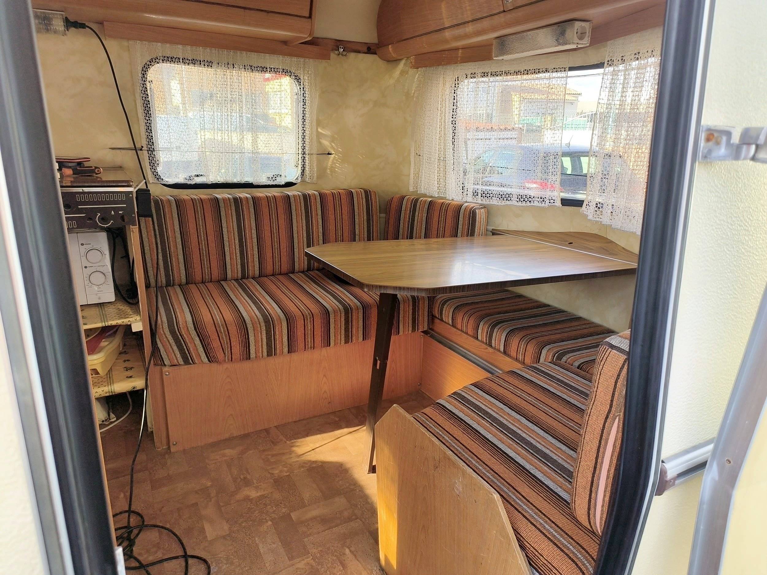 Berth Renault 2,0 l 90 ch - Yescapa