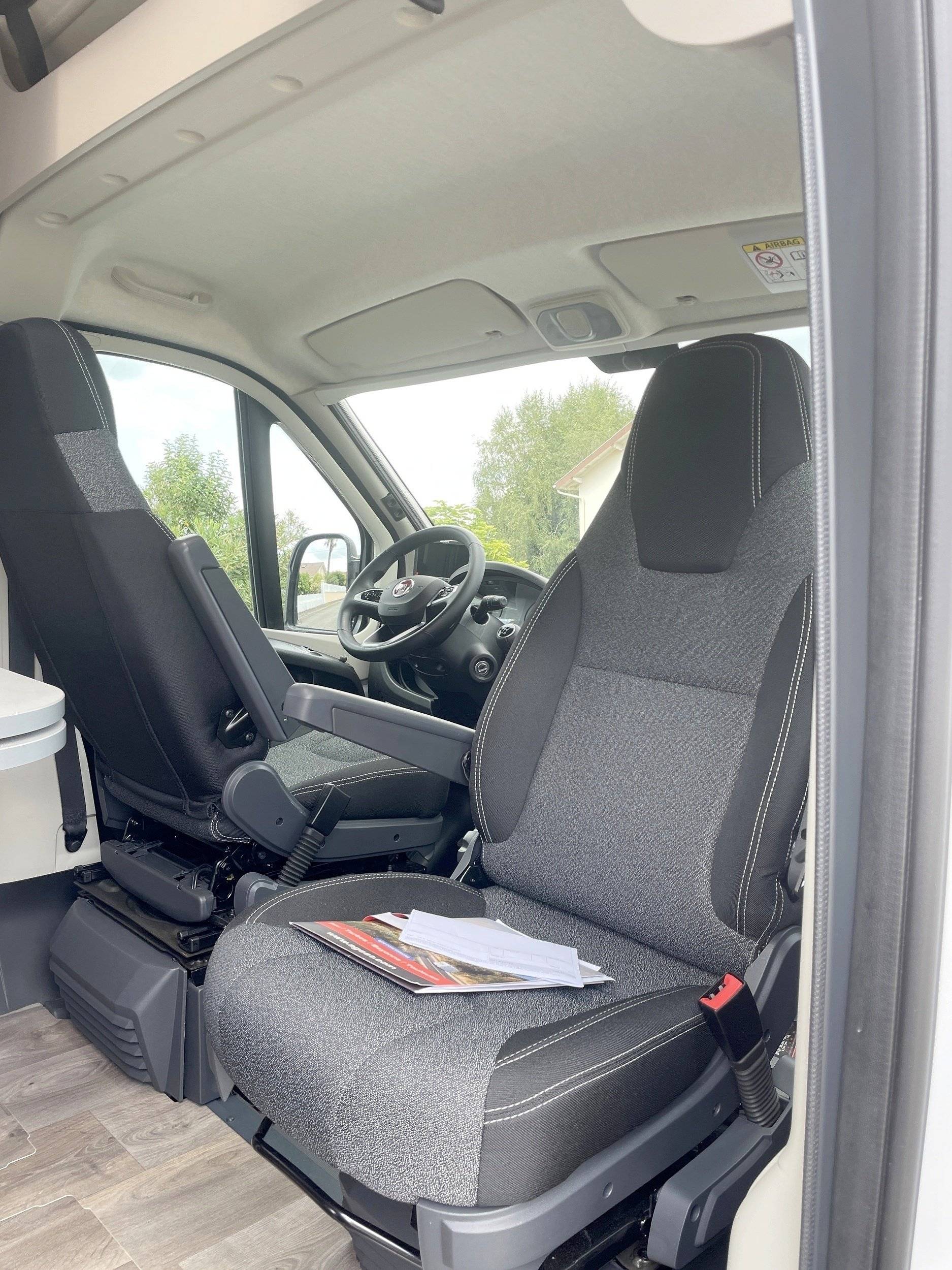 Driver's compartment Fiat - Yescapa