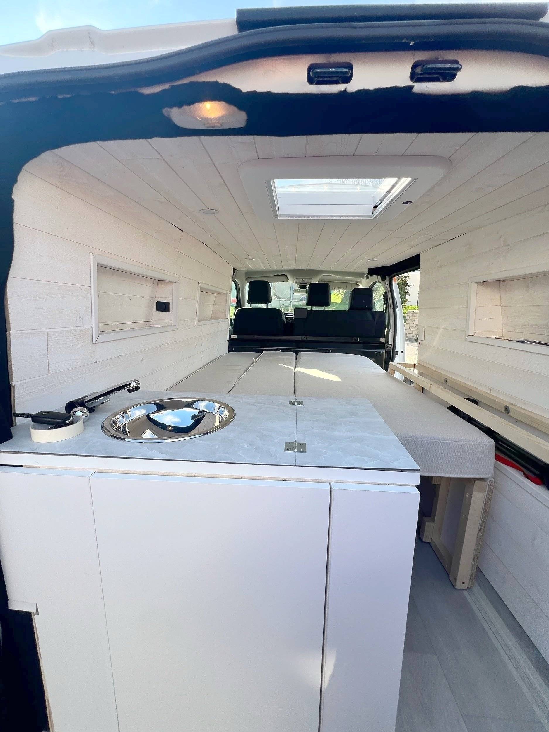 Dormidas Citroën Jumpy 1.6L 90CV - Yescapa