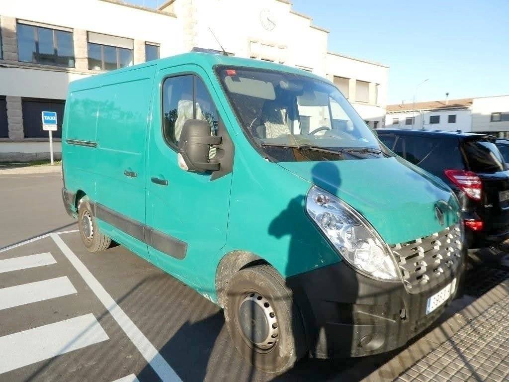 Vue avant de 3/4 Renault - Yescapa