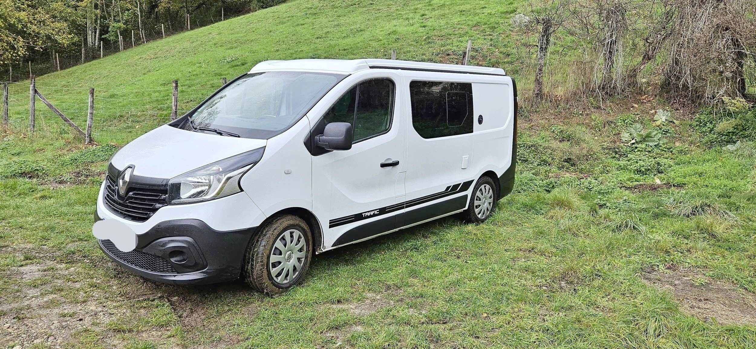 Renault Trafic Court 1,6 l DCI 120 ch