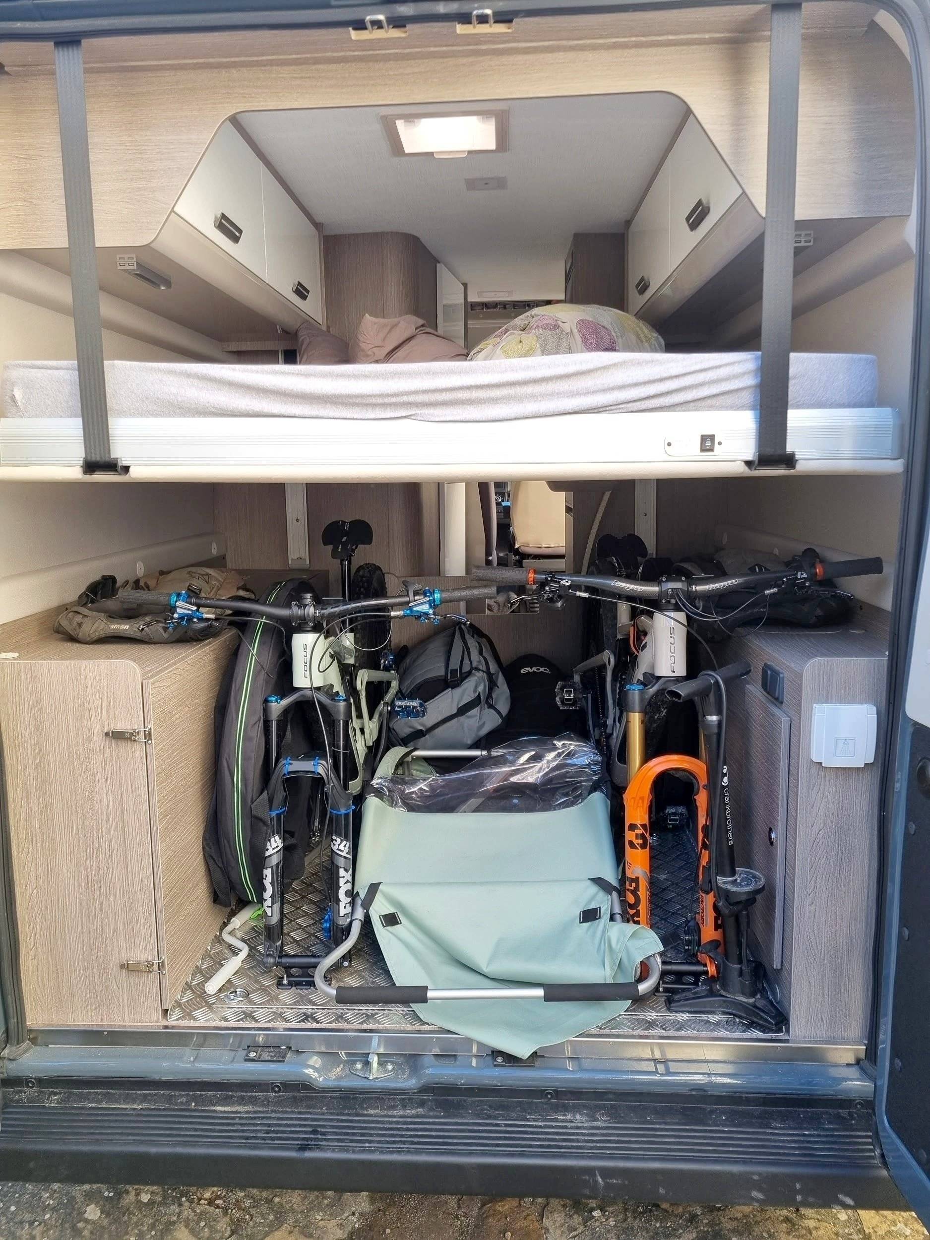 Challenger challenger V210 Edition VIP