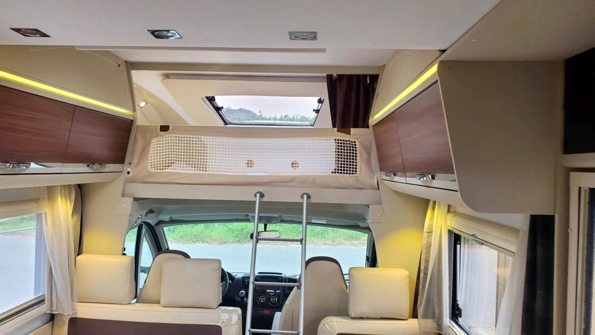 slaapplaatsen Fiat FIAT DUCATO - Yescapa