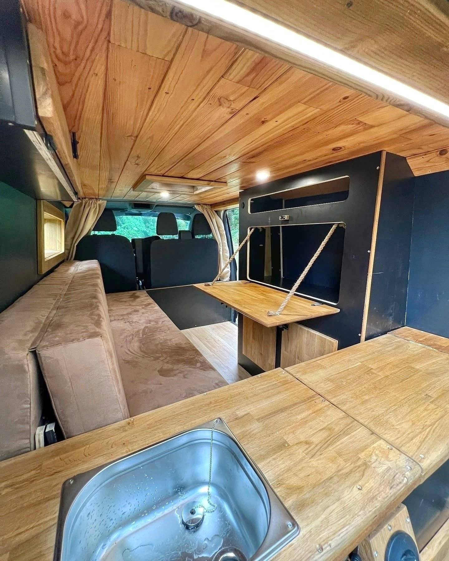 Kochnische Ford Transit Custom 2,0 l 130 ch - Yescapa