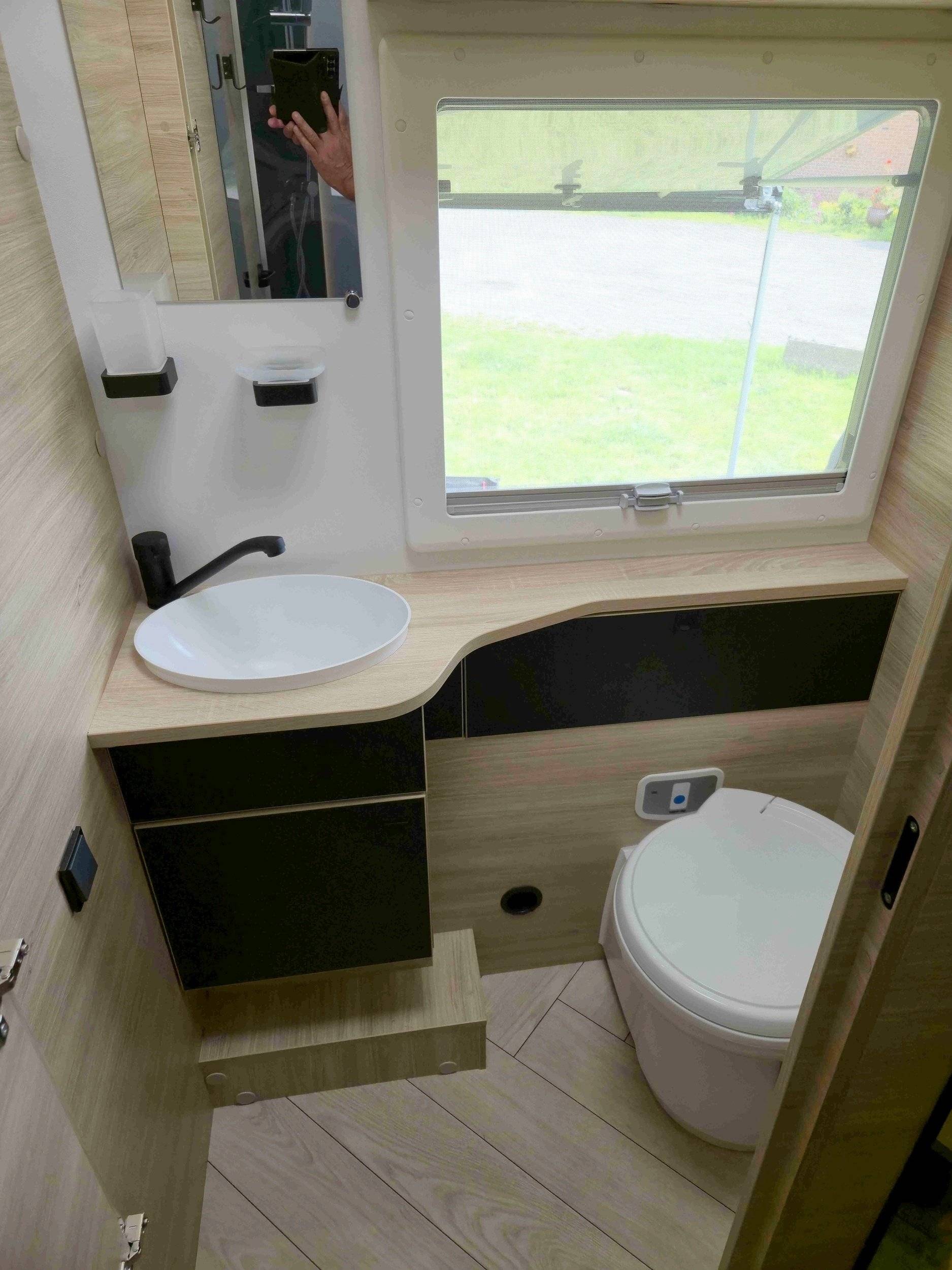 Challenger 380 Graphite Premium