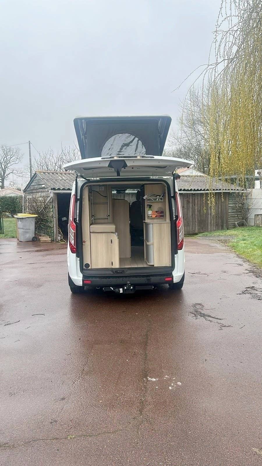 Bestuurderplaats Ford Custom 2,0 l 130 ch - Yescapa