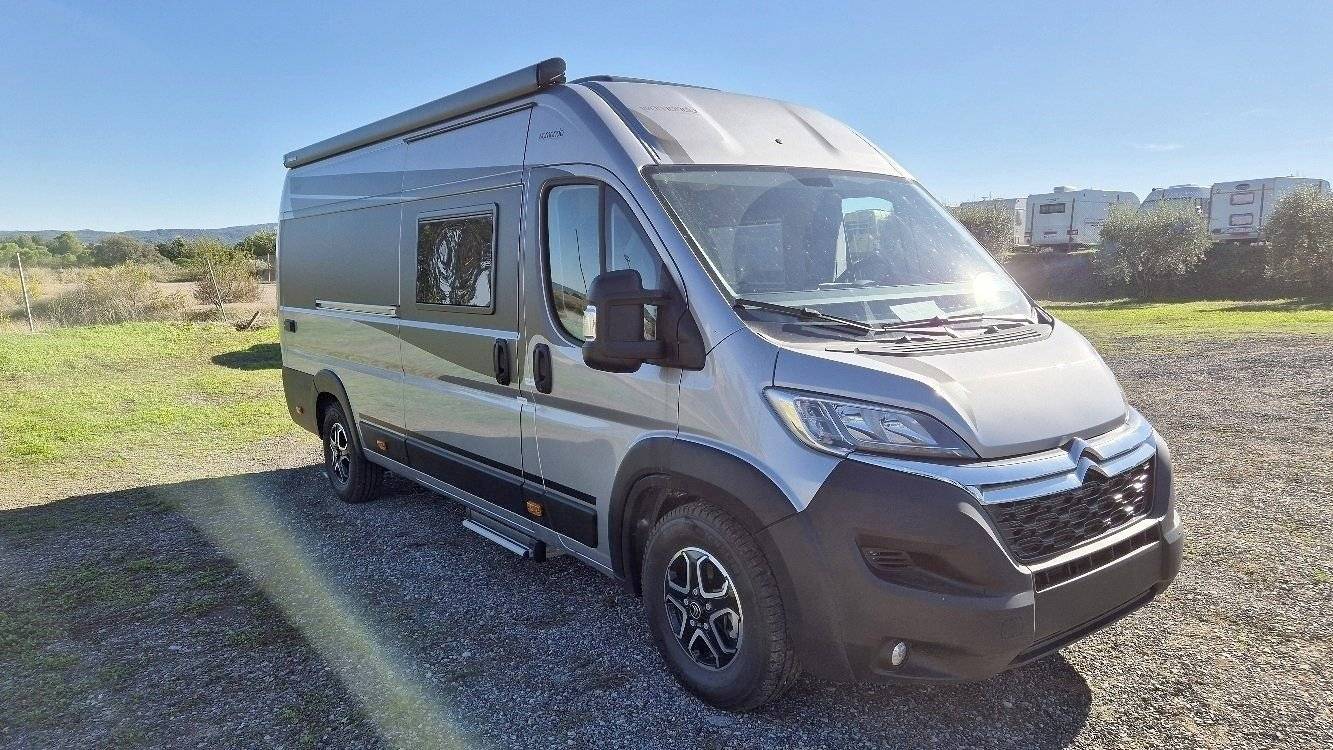 schräge Vorderansicht Citroën - Yescapa