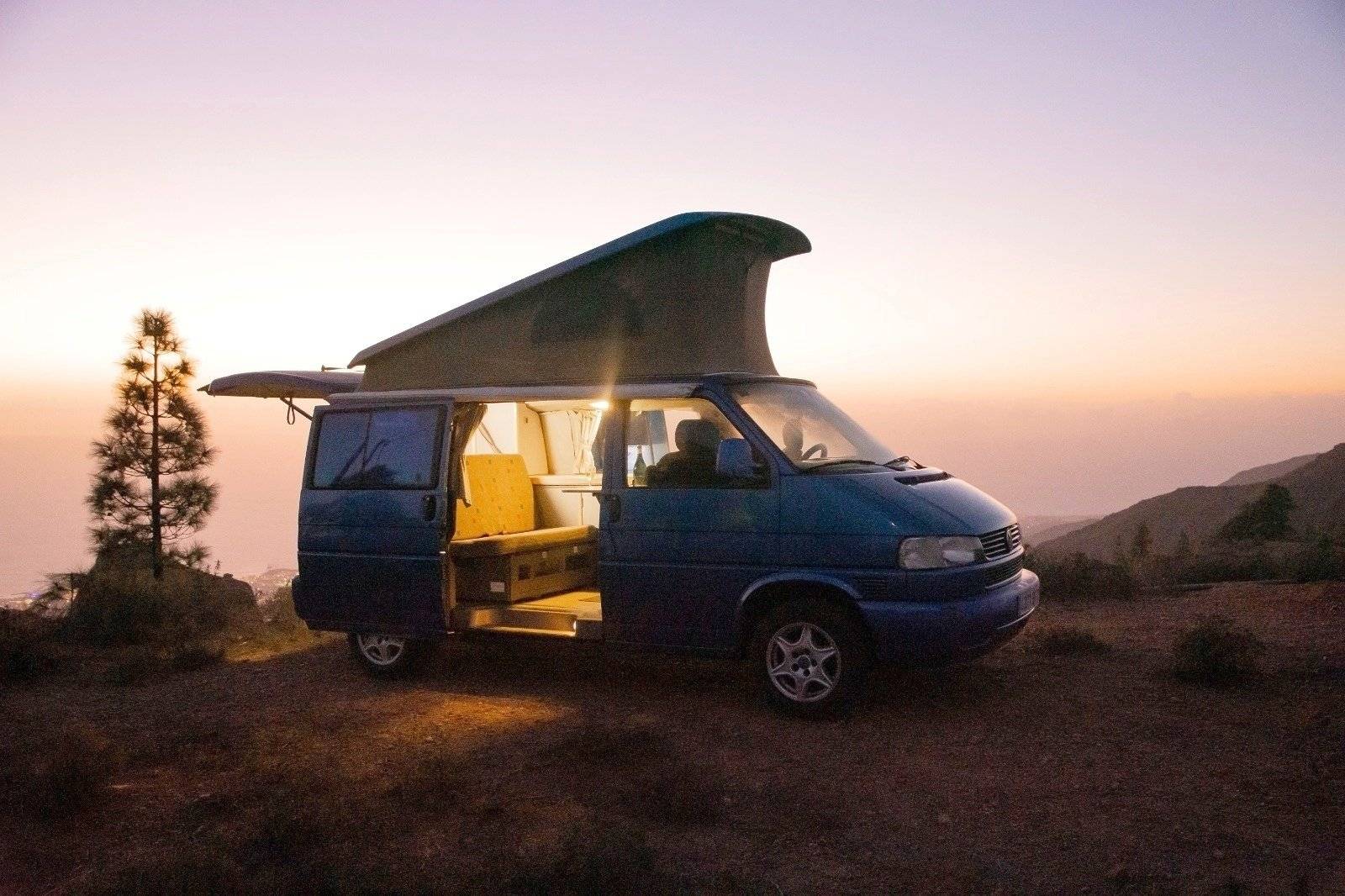 Voorkant 3/4 Volkswagen California T4 2.5 TDI 102cv - Yescapa