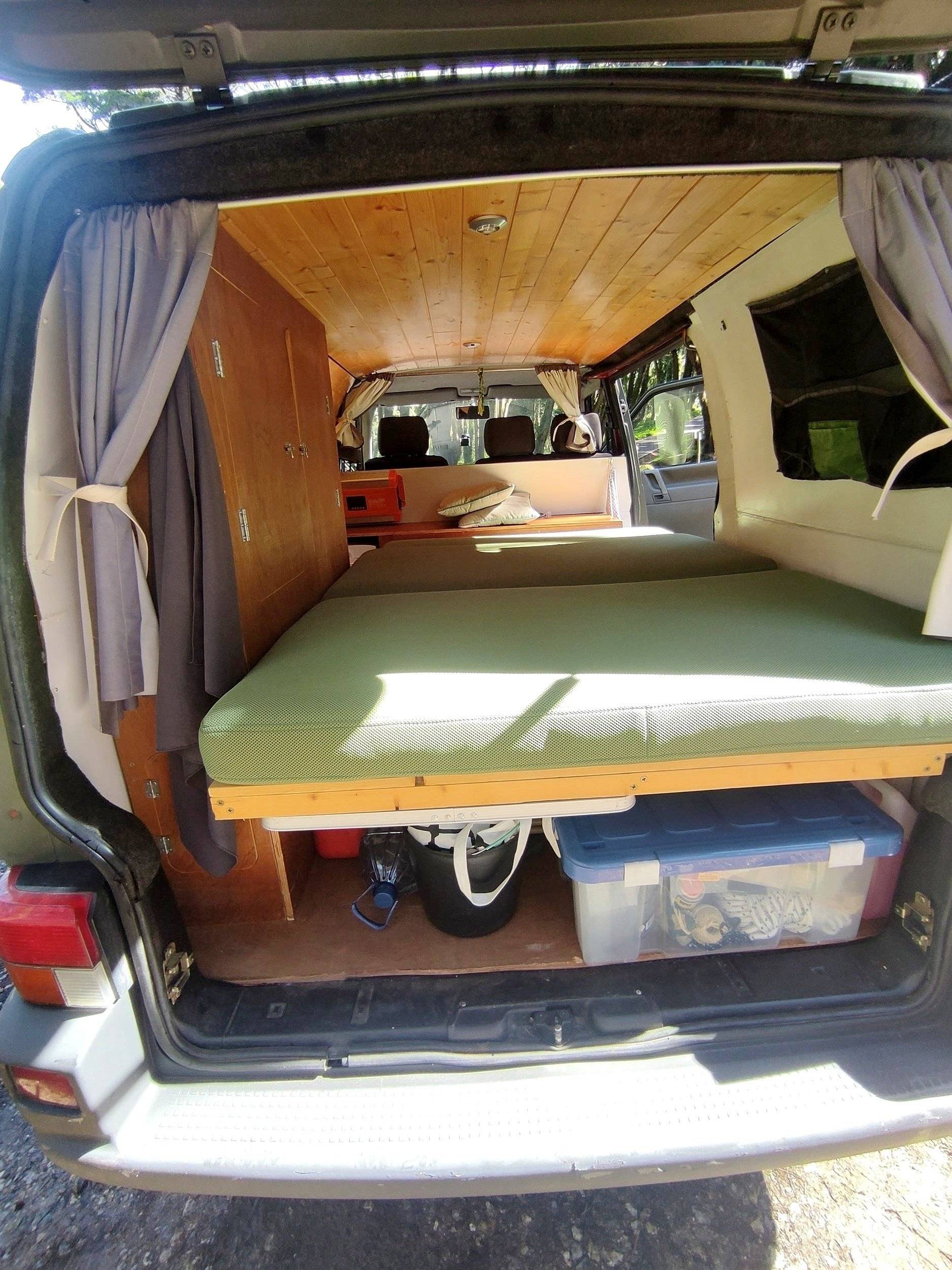 Volkswagen Transporter T4 2.4D