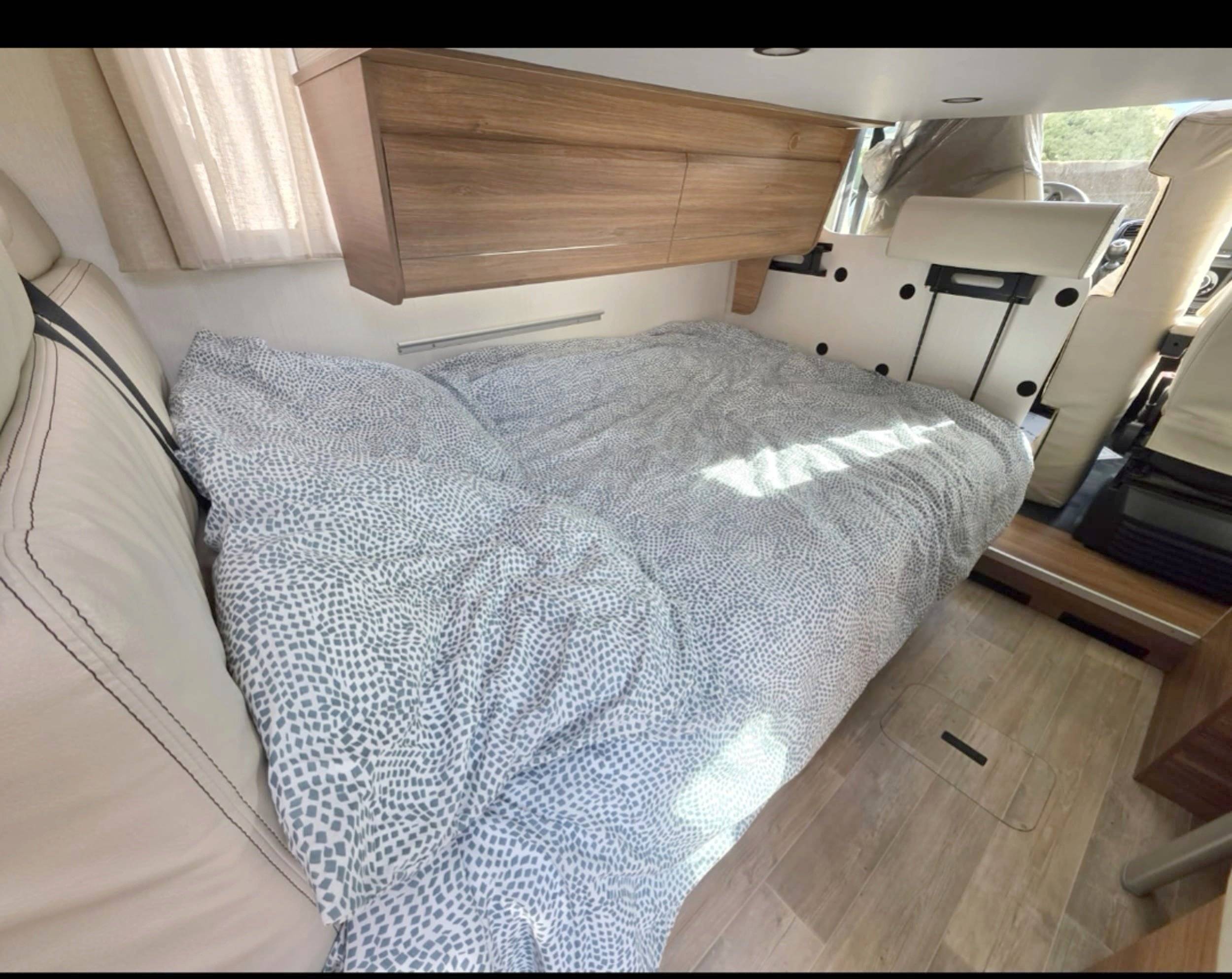 Pilote P 696 D Essentiel