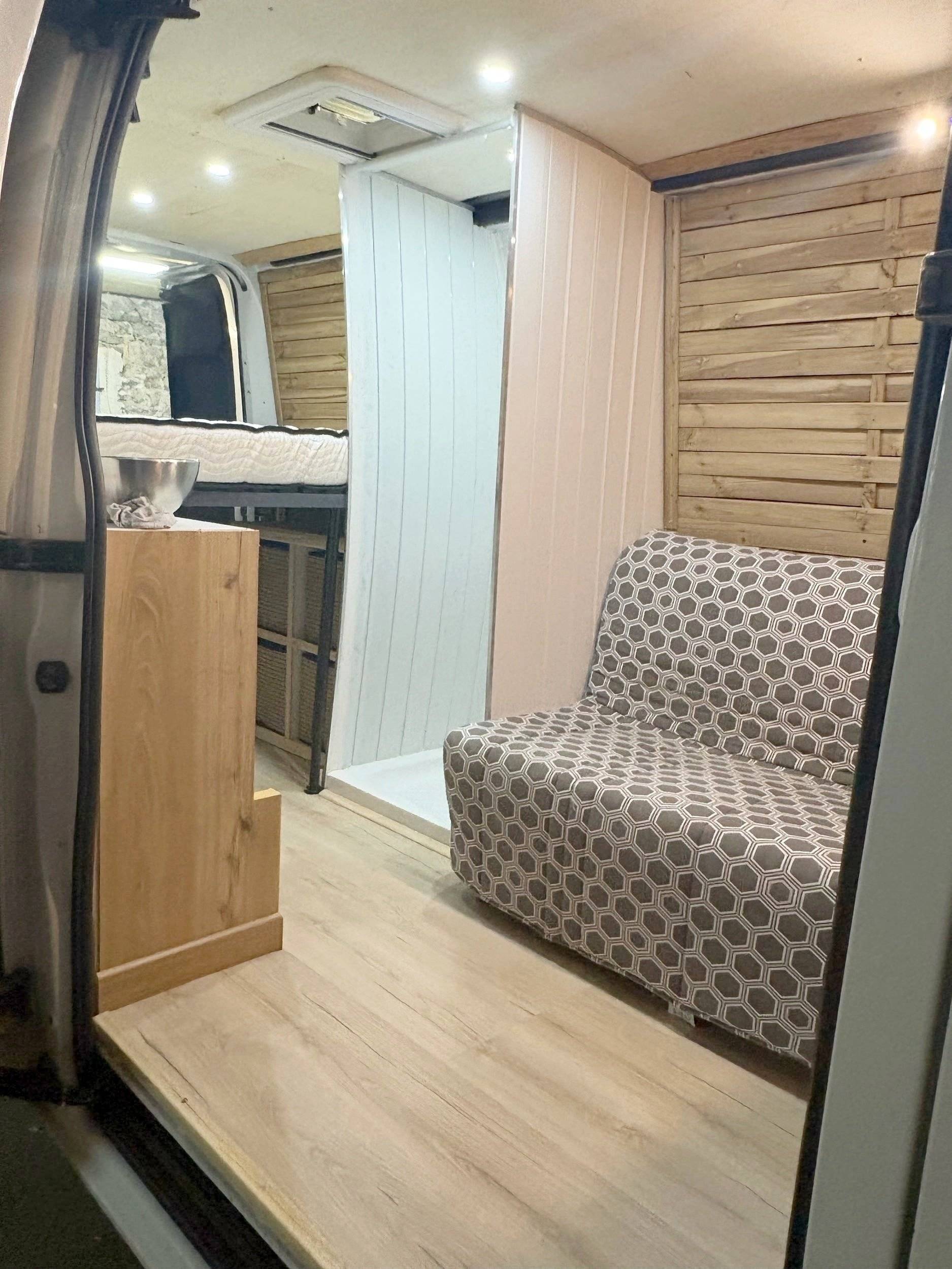 Vue avant de 3/4 Renault Master 2,3 l 165 ch - Yescapa