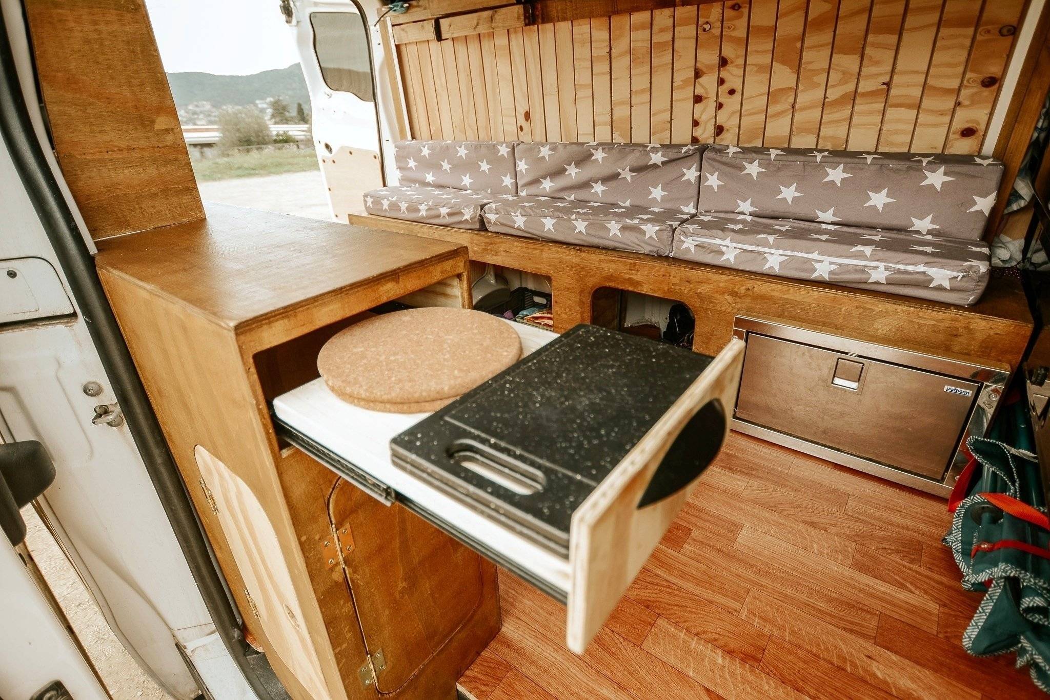 Dinette Peugeot Expert 2,0l 120ch - Yescapa